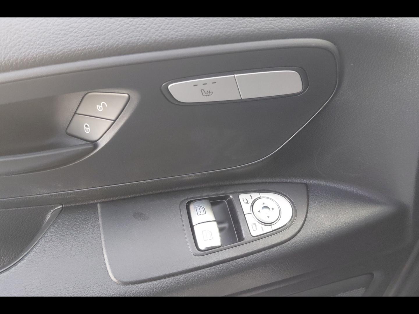 Image MERCEDES-BENZ Vito Fg eVito 112 116ch Long batterie 60 kWh
