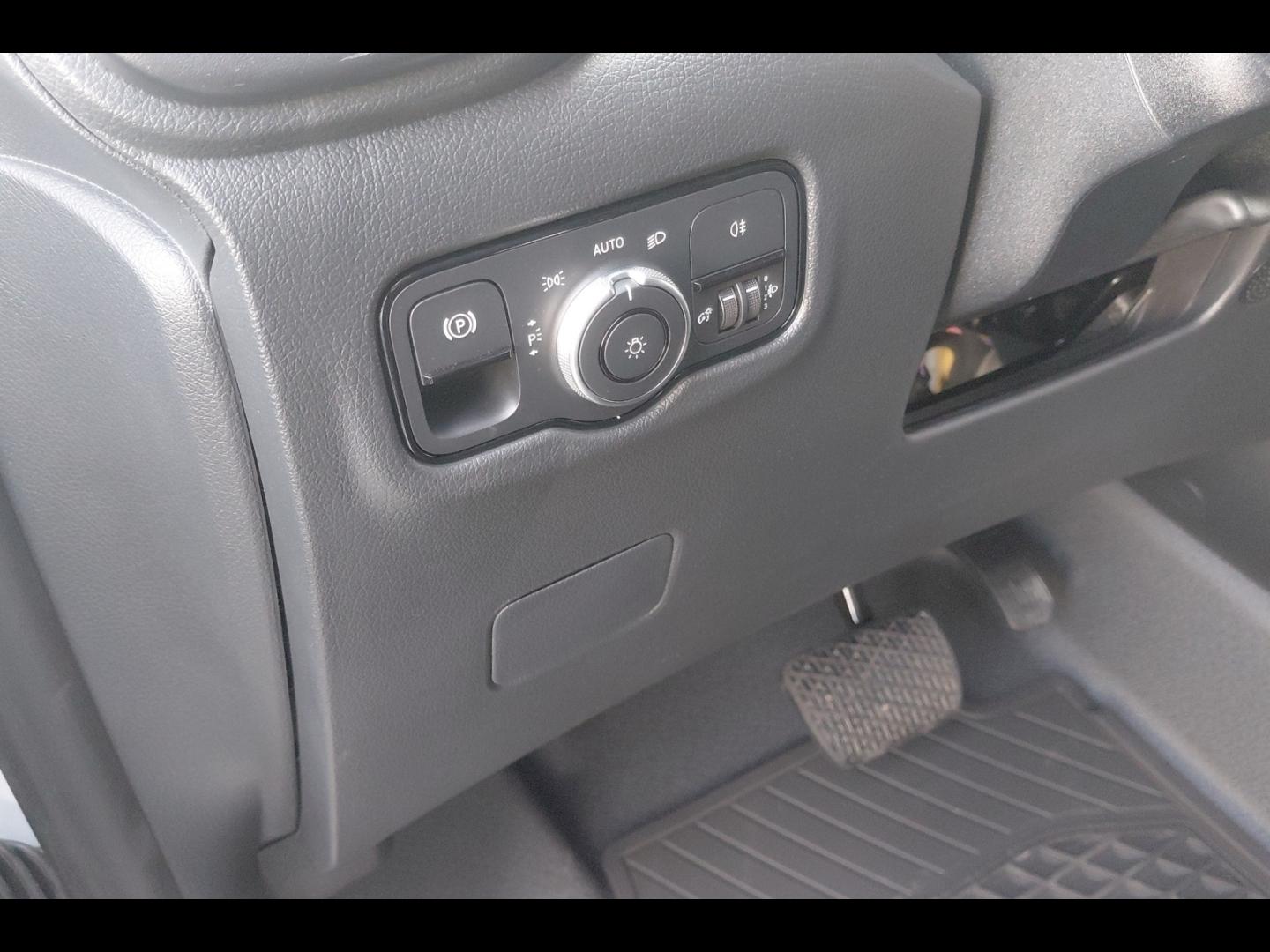 Image MERCEDES-BENZ Vito Fg eVito 112 116ch Long batterie 60 kWh