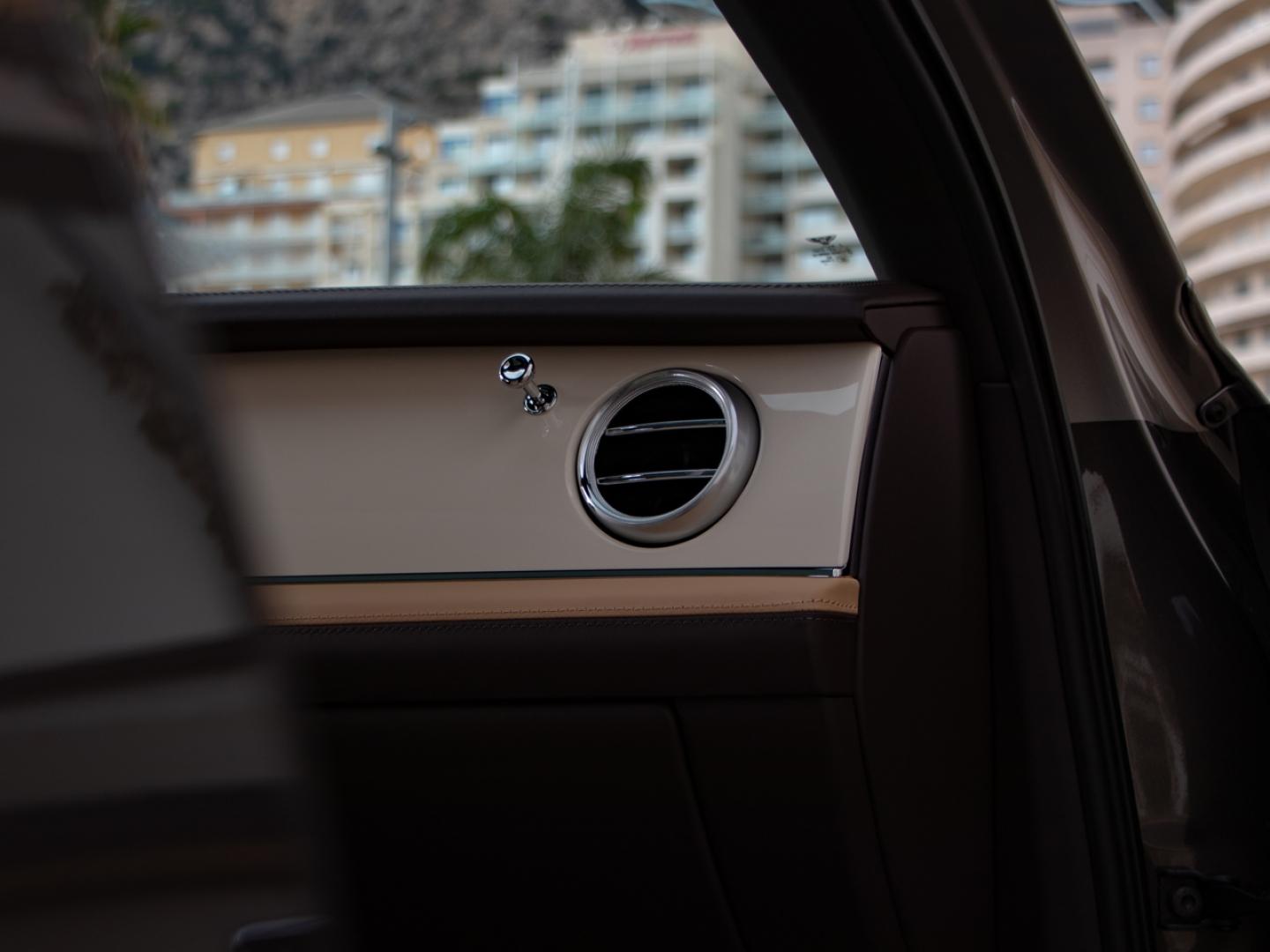 Image BENTLEY BENTAYGA EWB Artenara V8 4.0 550ch