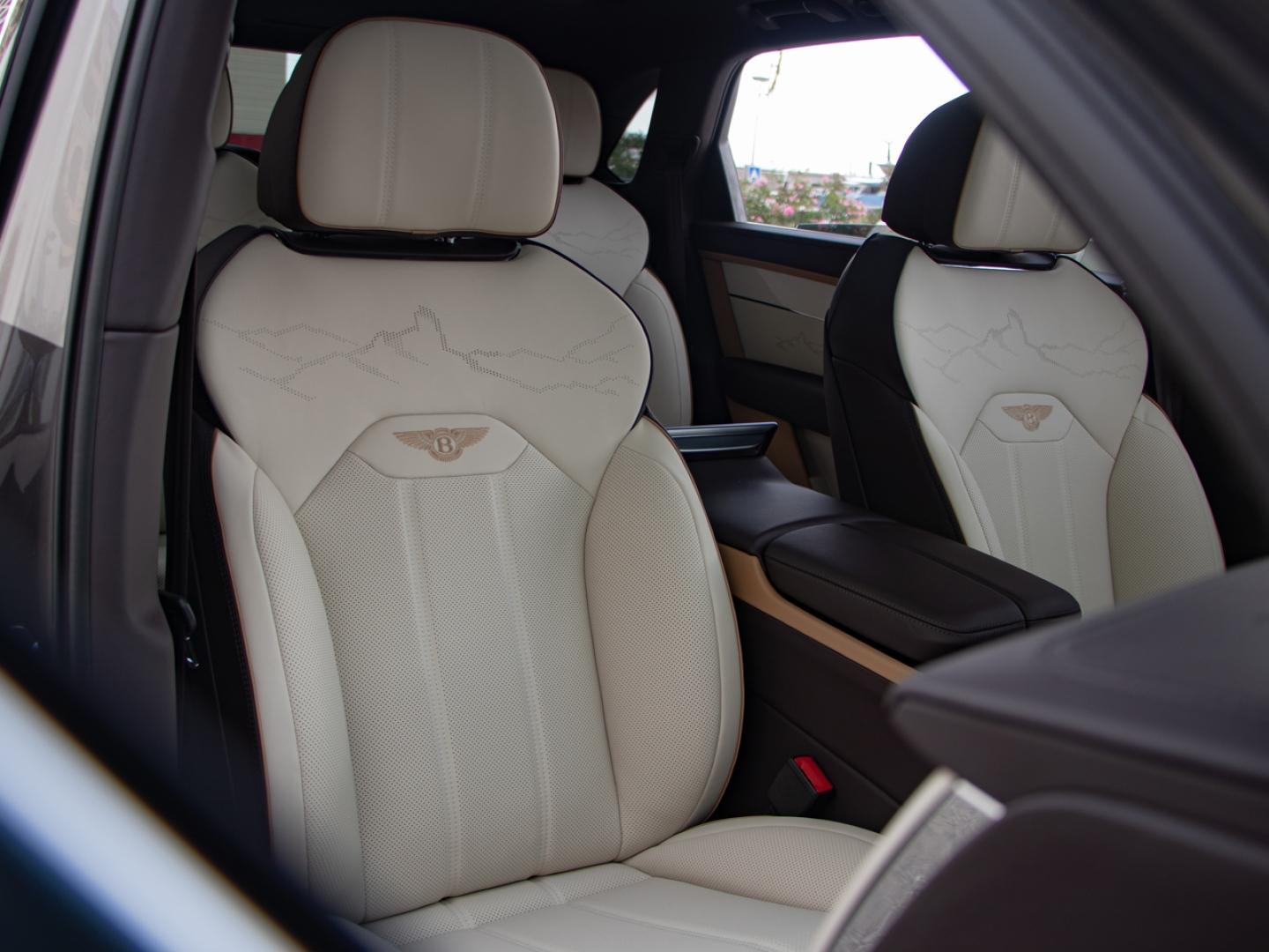 Image BENTLEY BENTAYGA EWB Artenara V8 4.0 550ch