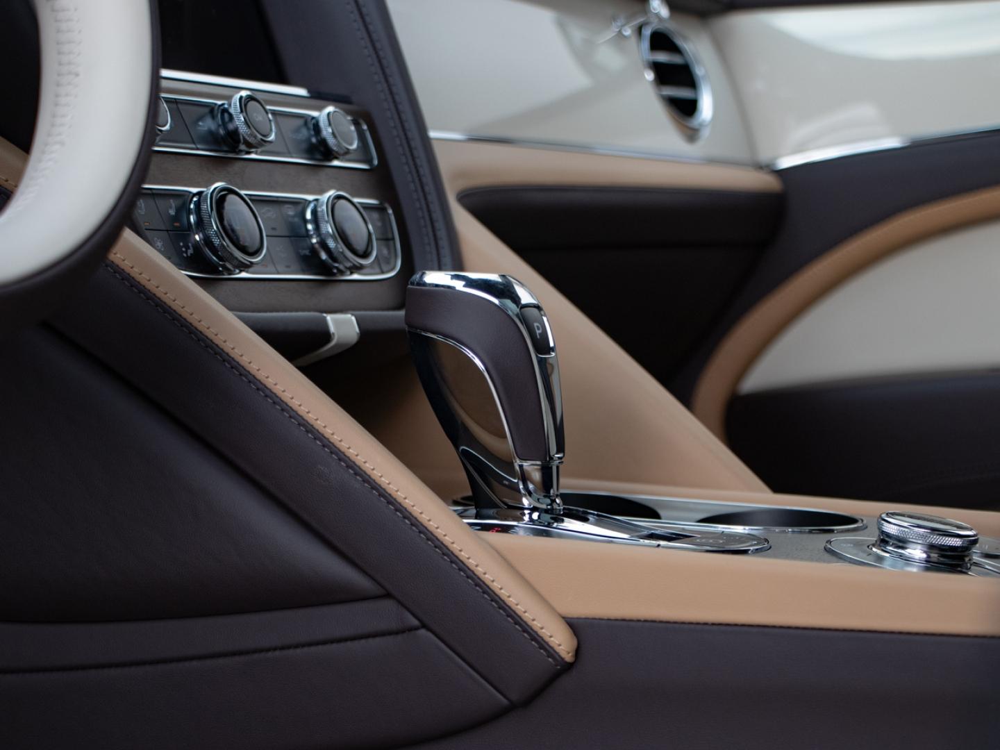 Image BENTLEY BENTAYGA EWB Artenara V8 4.0 550ch