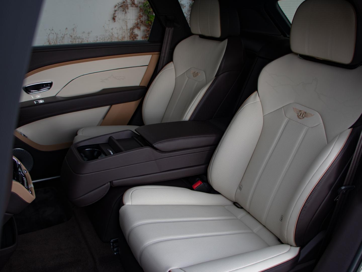 Image BENTLEY BENTAYGA EWB Artenara V8 4.0 550ch