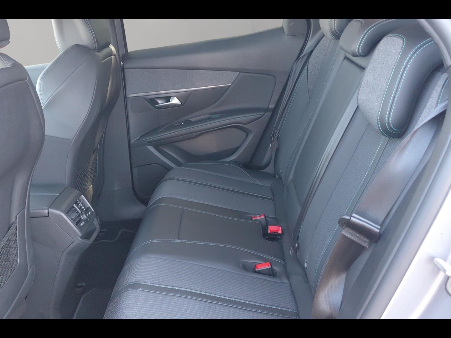 Image PEUGEOT 3008 HYBRID 225ch Allure Pack e-EAT8