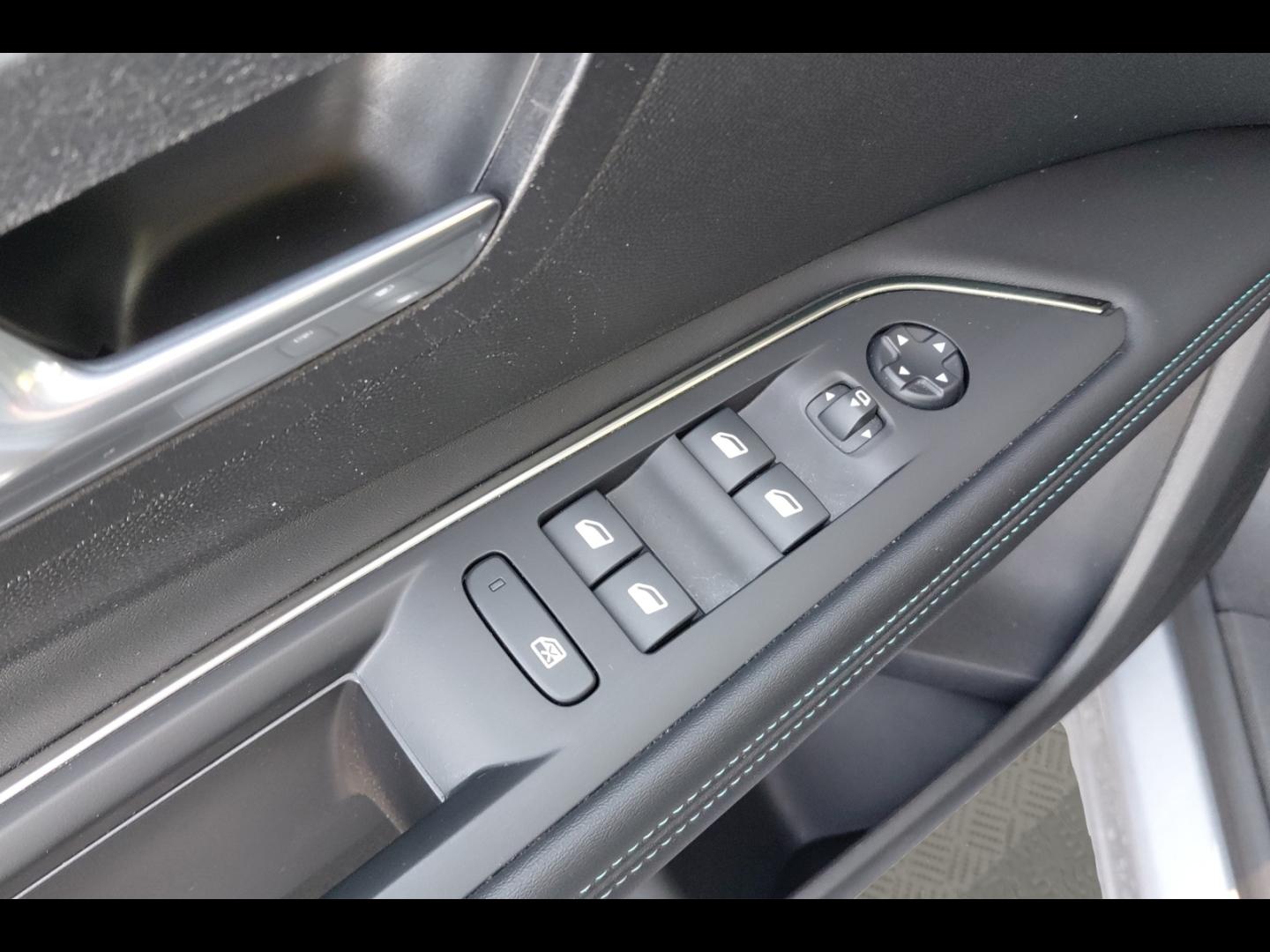 Image PEUGEOT 3008 HYBRID 225ch Allure Pack e-EAT8
