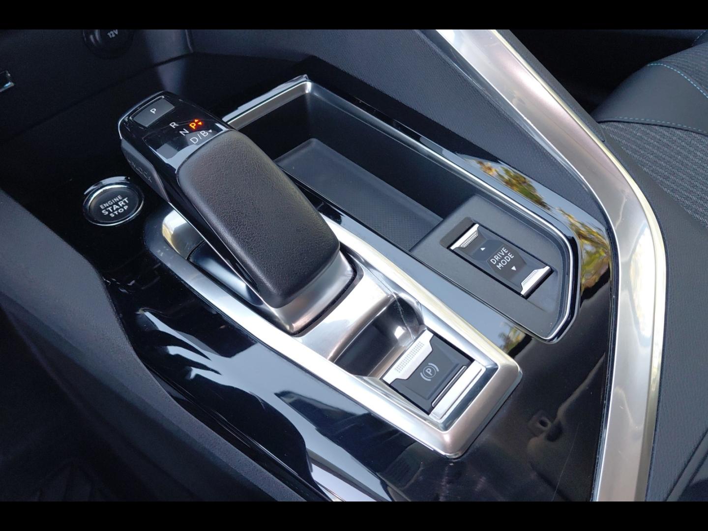 Image PEUGEOT 3008 HYBRID 225ch Allure Pack e-EAT8