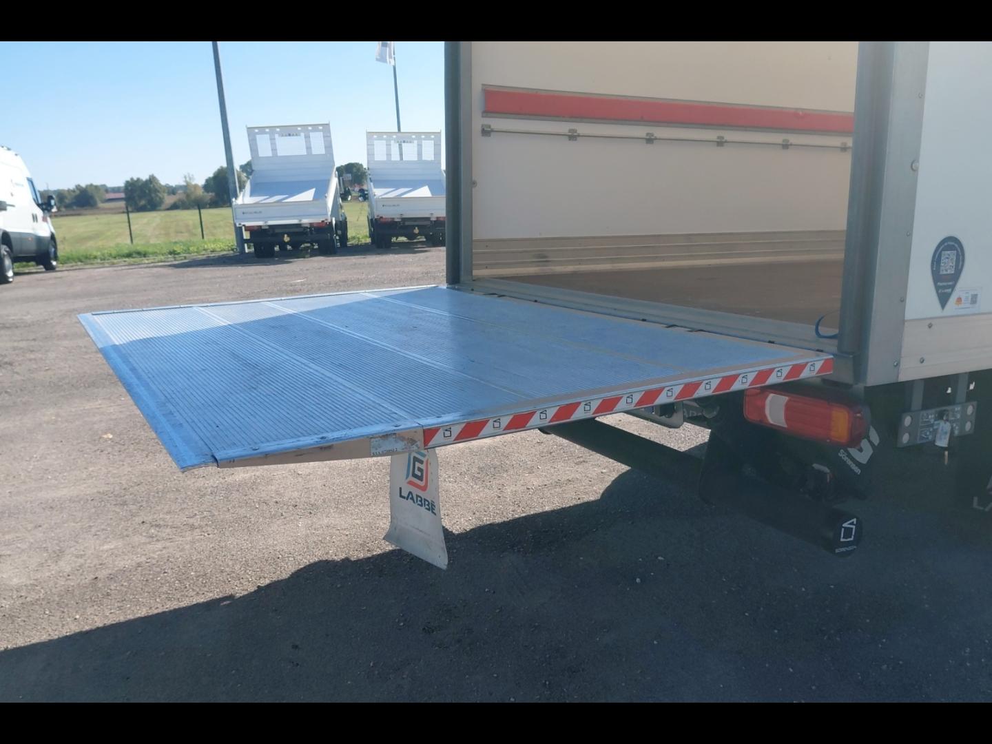 Image IVECO Daily CCb 35C16H empattement 4100 3.0 CAISSE HAYON