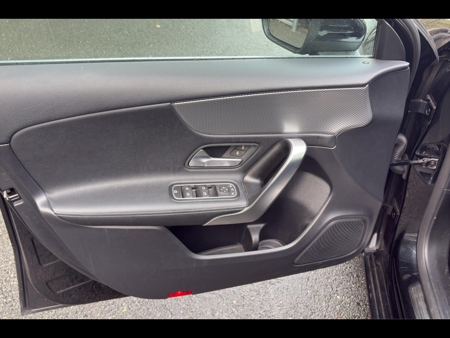 Image MERCEDES-BENZ Classe A 180d 116ch Progressive Line 8G-DCT