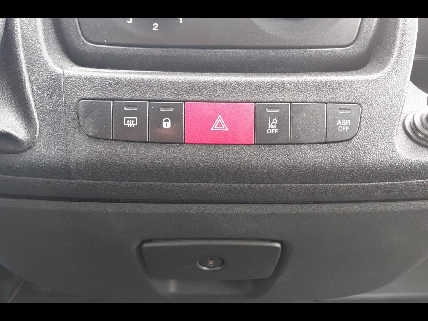 Image CITROEN Jumper Fg 33 L1H1 2.2 BlueHDi 120 S&S Driver