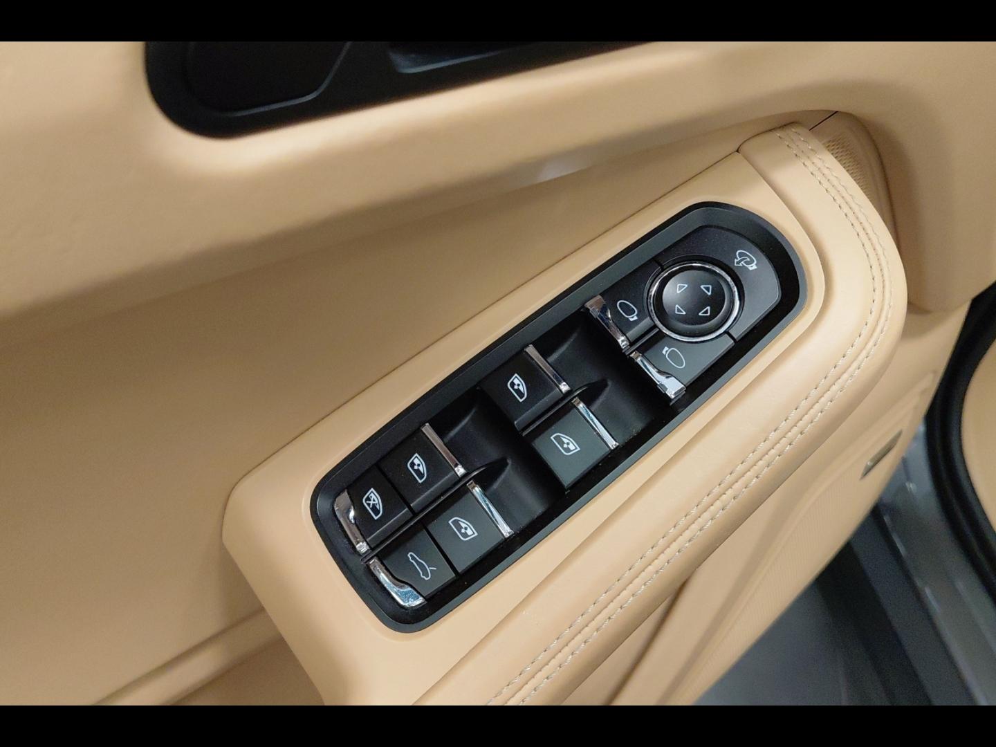 Image PORSCHE Macan 3.0 V6 258ch S Diesel PDK