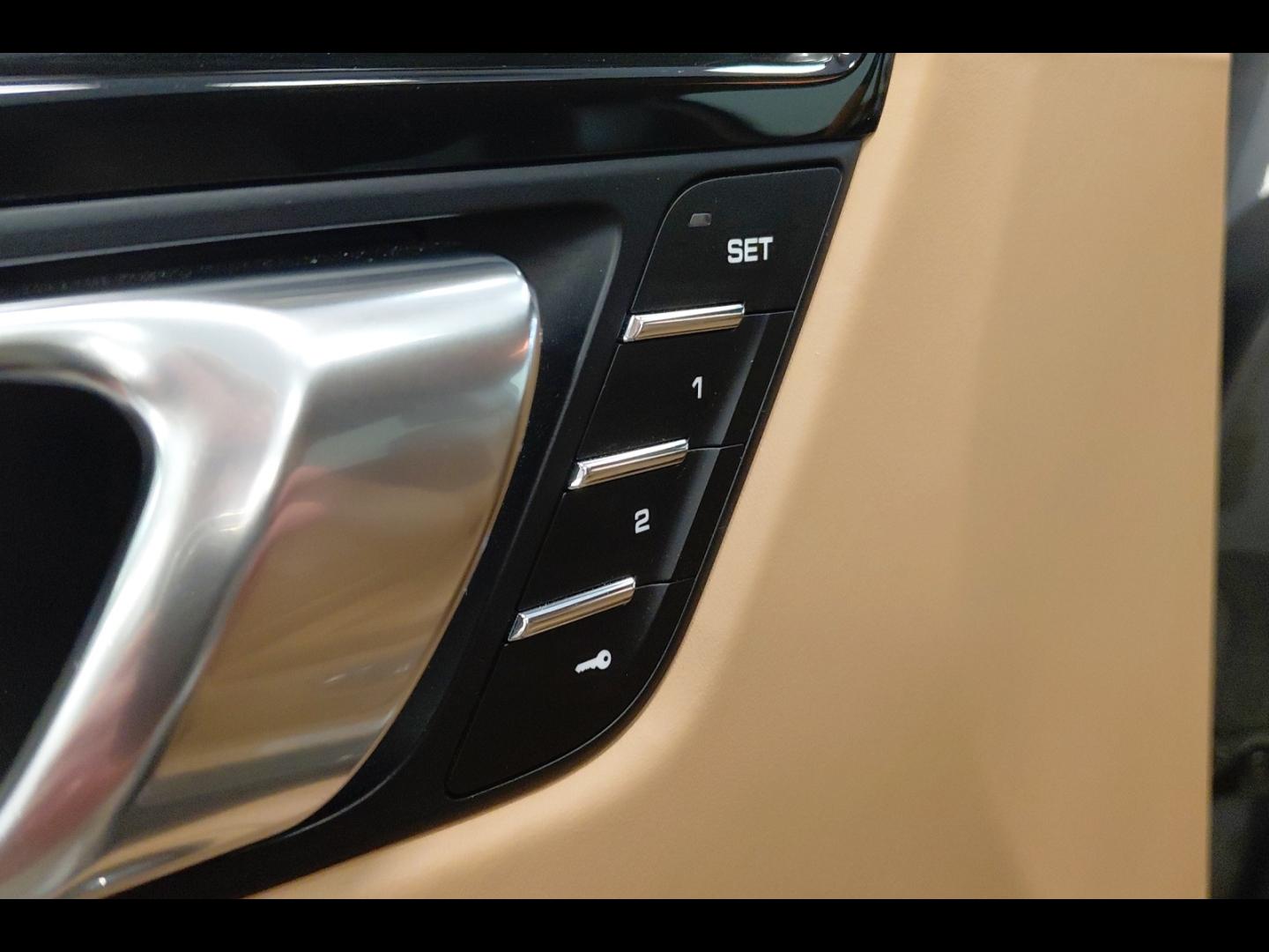 Image PORSCHE Macan 3.0 V6 258ch S Diesel PDK