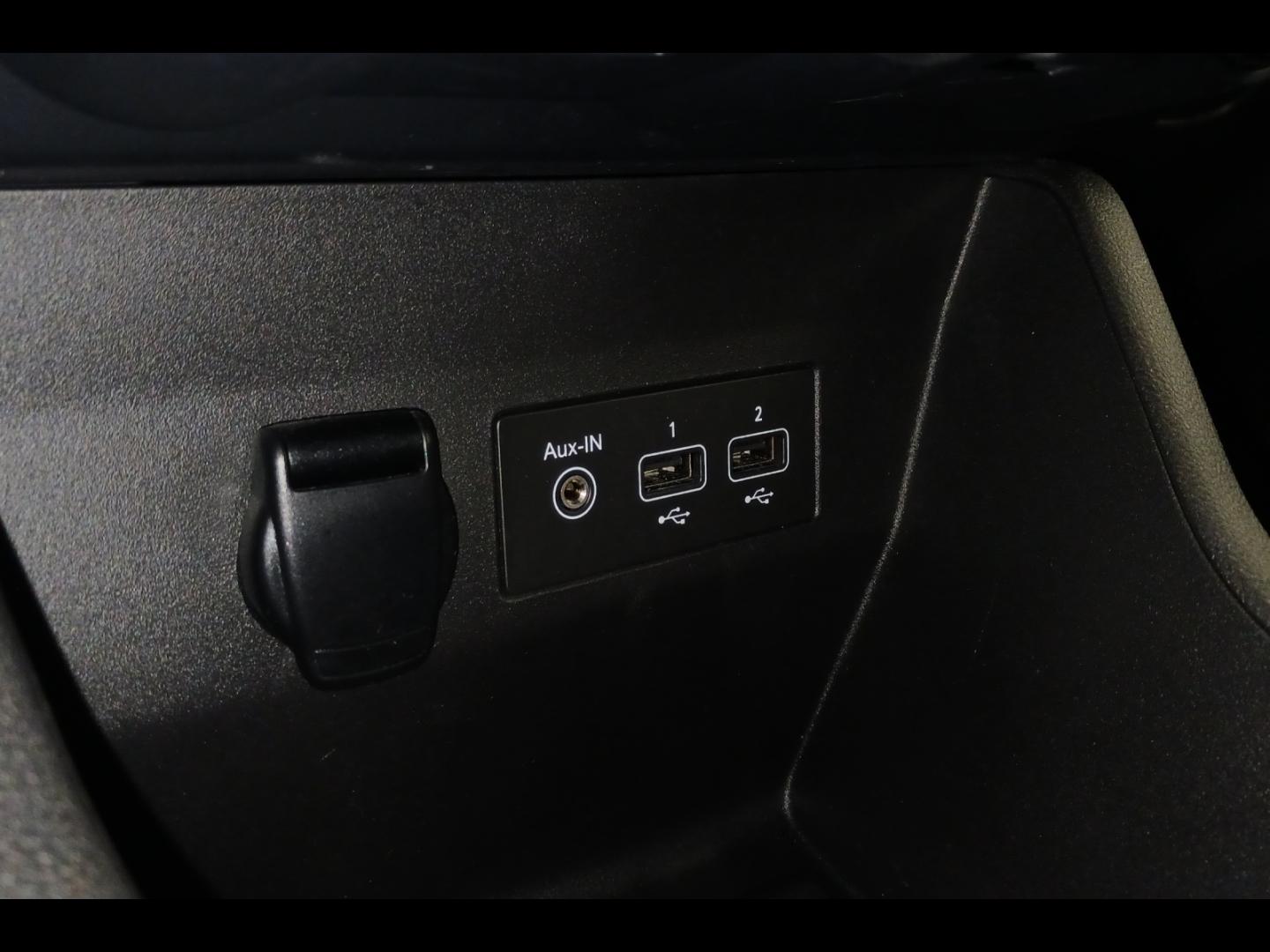 Image RENAULT Clio 1.6 E-Tech hybride 140ch Business -21N