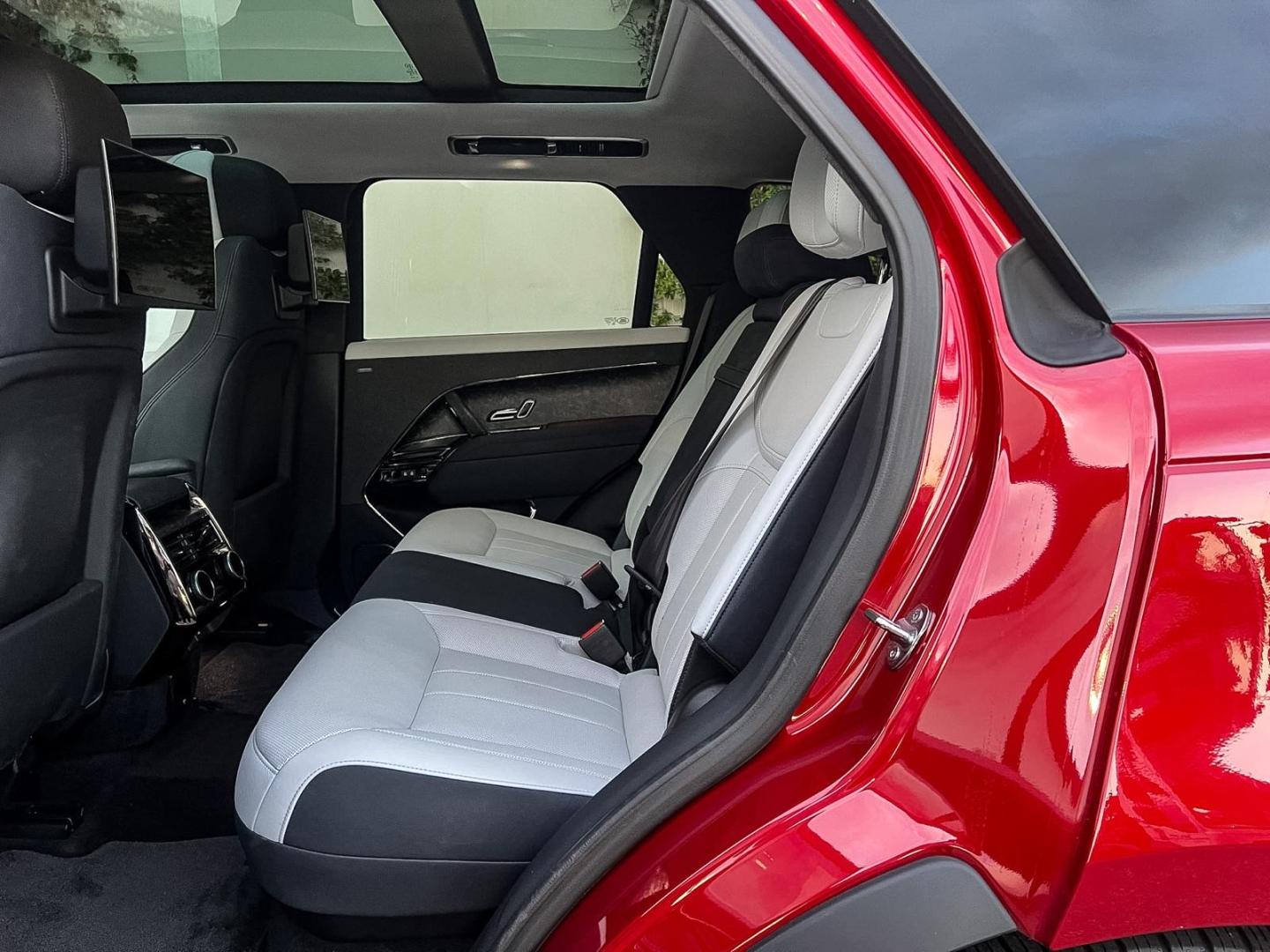 Image LAND-ROVER Range Rover Sport 4.4 P530 530ch First Edition