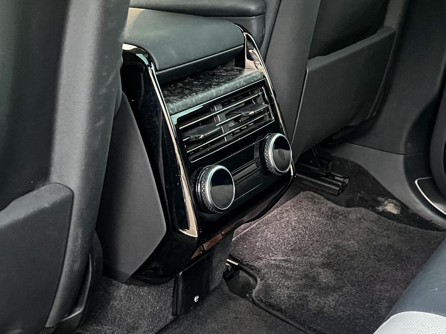 Image LAND-ROVER Range Rover Sport 4.4 P530 530ch First Edition