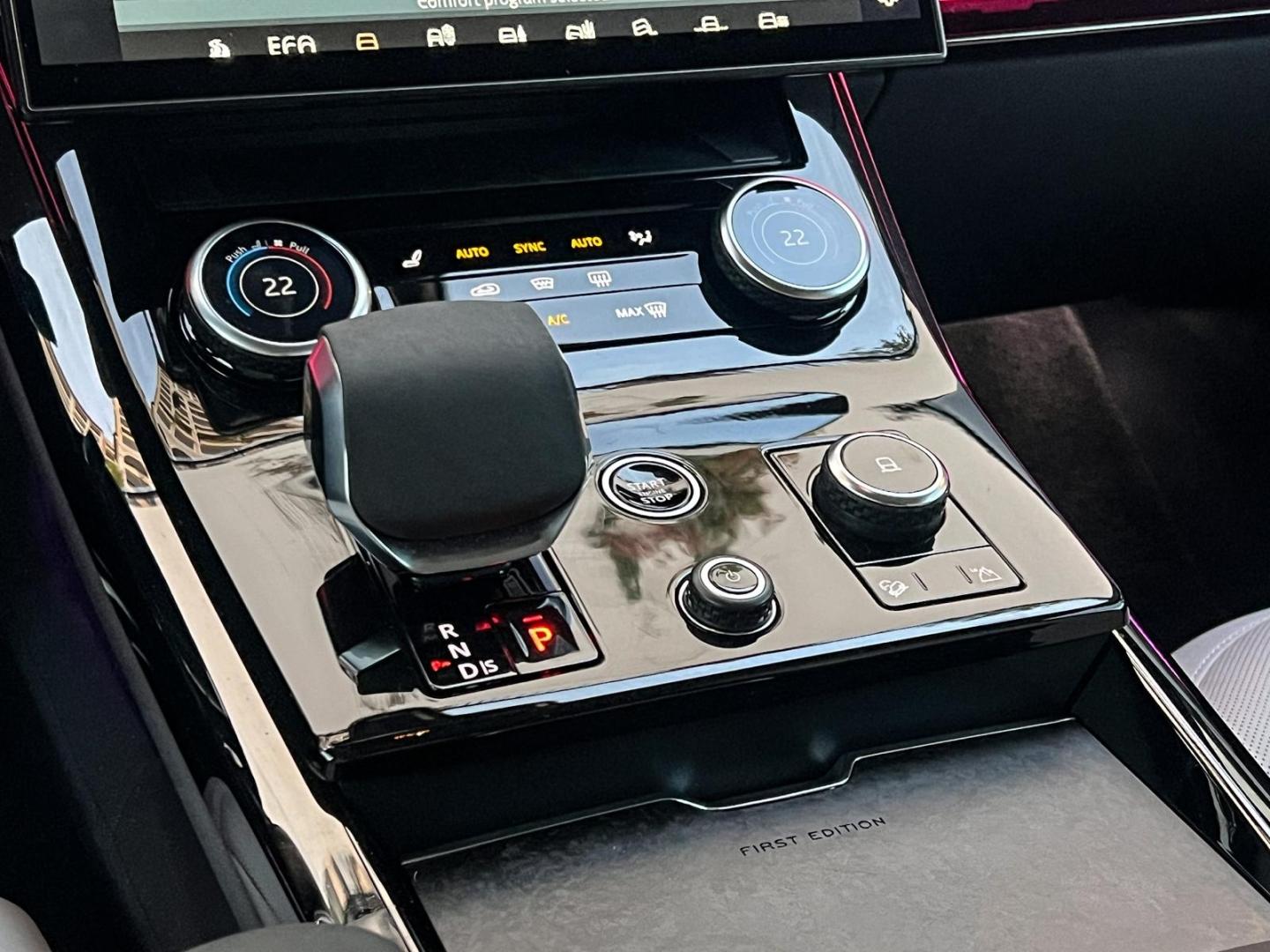 Image LAND-ROVER Range Rover Sport 4.4 P530 530ch First Edition