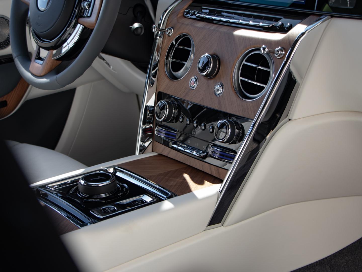 Image ROLLS-ROYCE Cullinan V12 6.75 Bi-Turbo 571ch