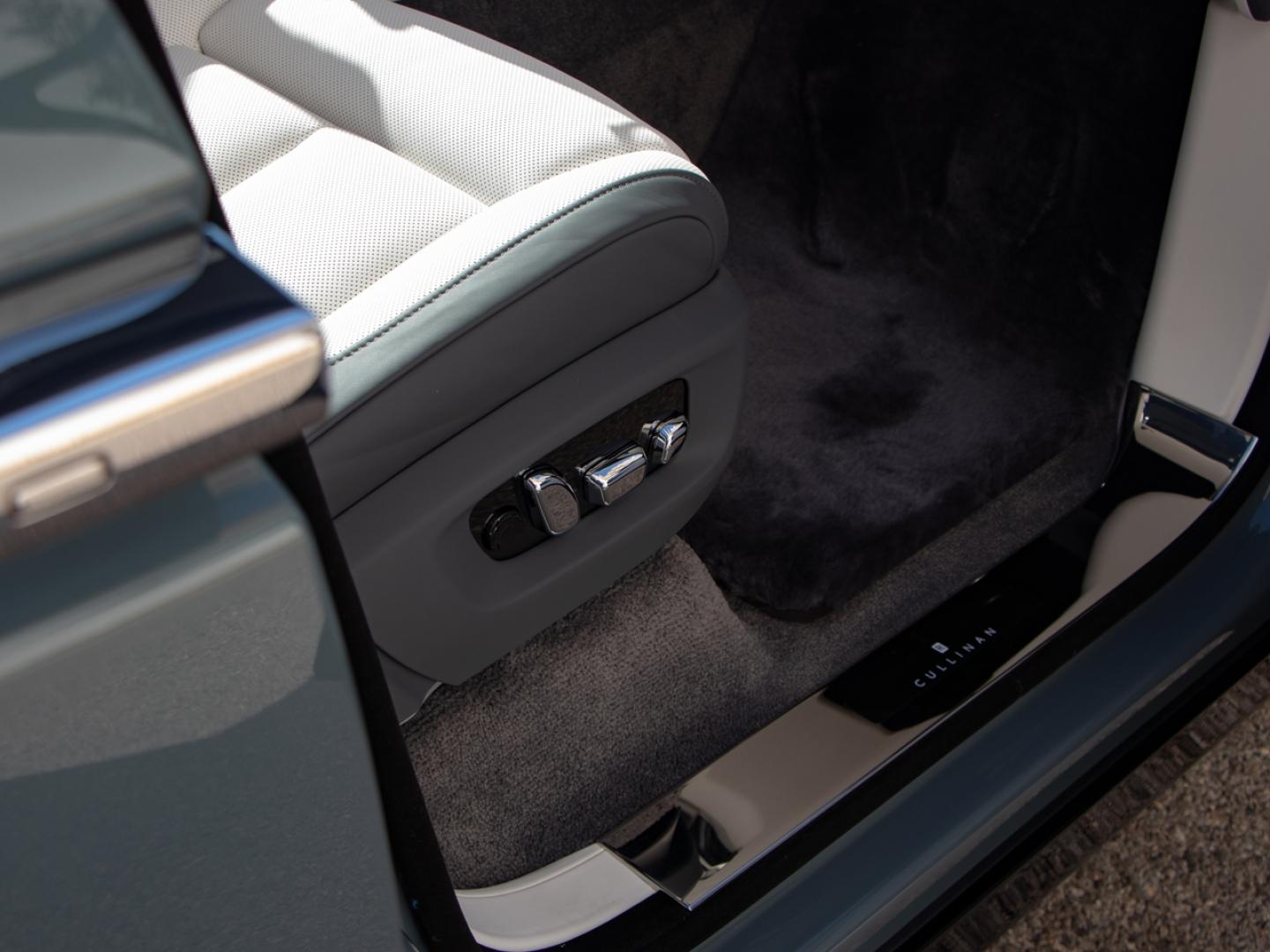 Image ROLLS-ROYCE Cullinan V12 6.75 Bi-Turbo 571ch
