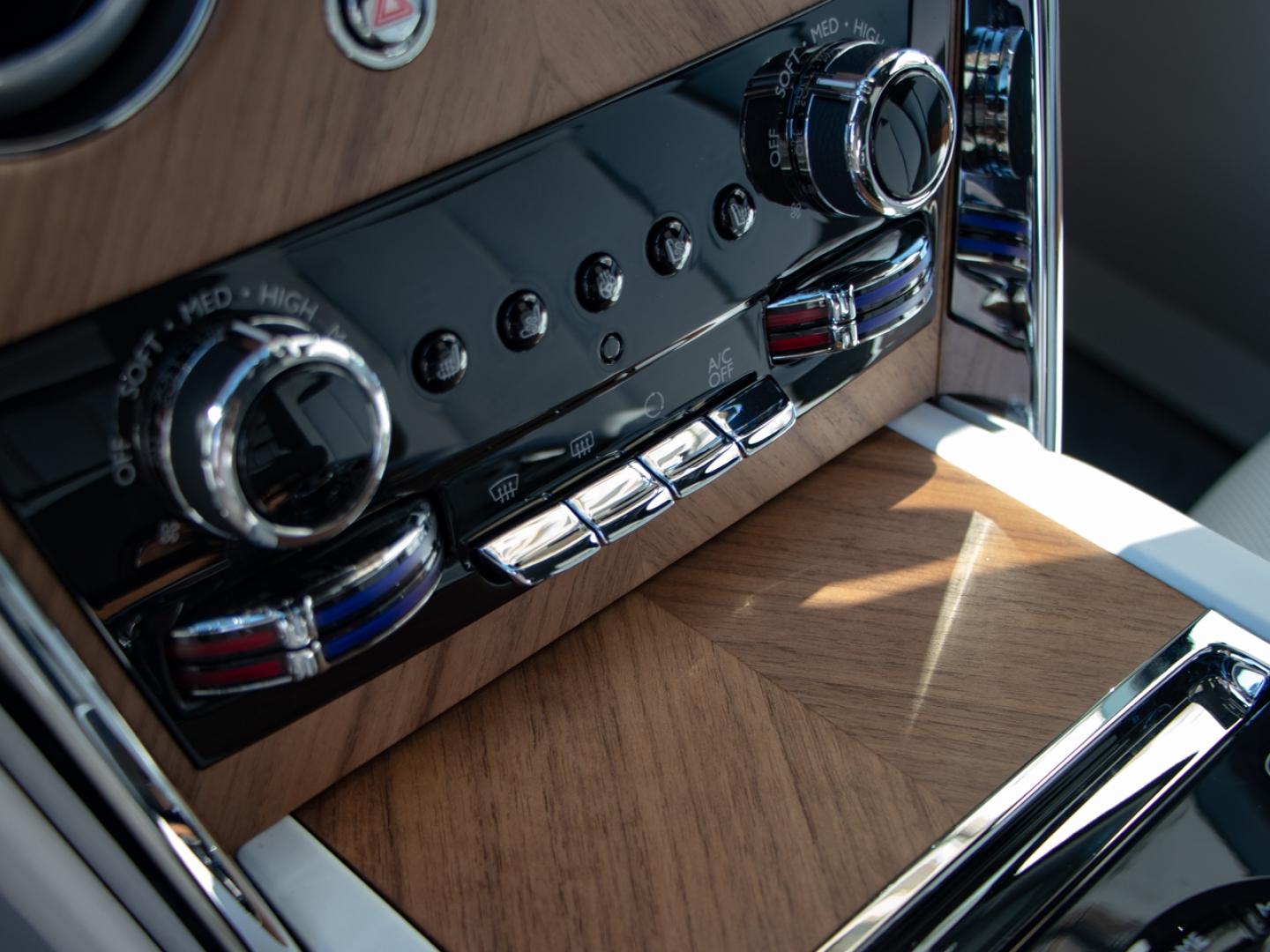 Image ROLLS-ROYCE Cullinan V12 6.75 Bi-Turbo 571ch