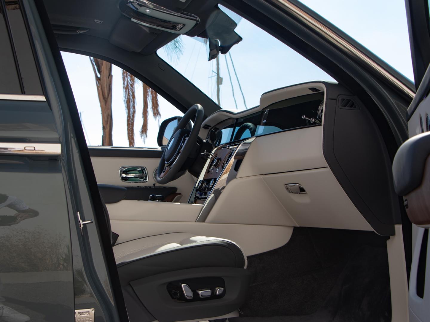 Image ROLLS-ROYCE Cullinan V12 6.75 Bi-Turbo 571ch