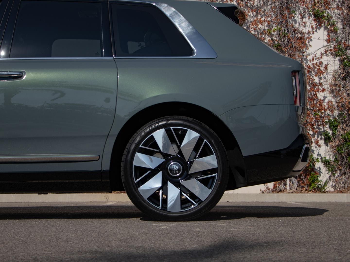 Image ROLLS-ROYCE Cullinan V12 6.75 Bi-Turbo 571ch