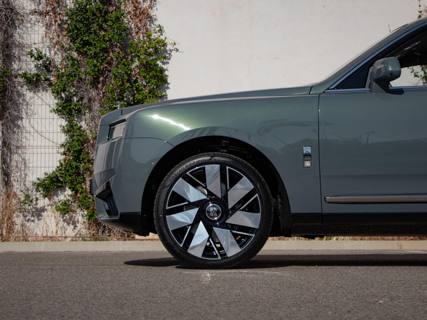 Image ROLLS-ROYCE Cullinan V12 6.75 Bi-Turbo 571ch