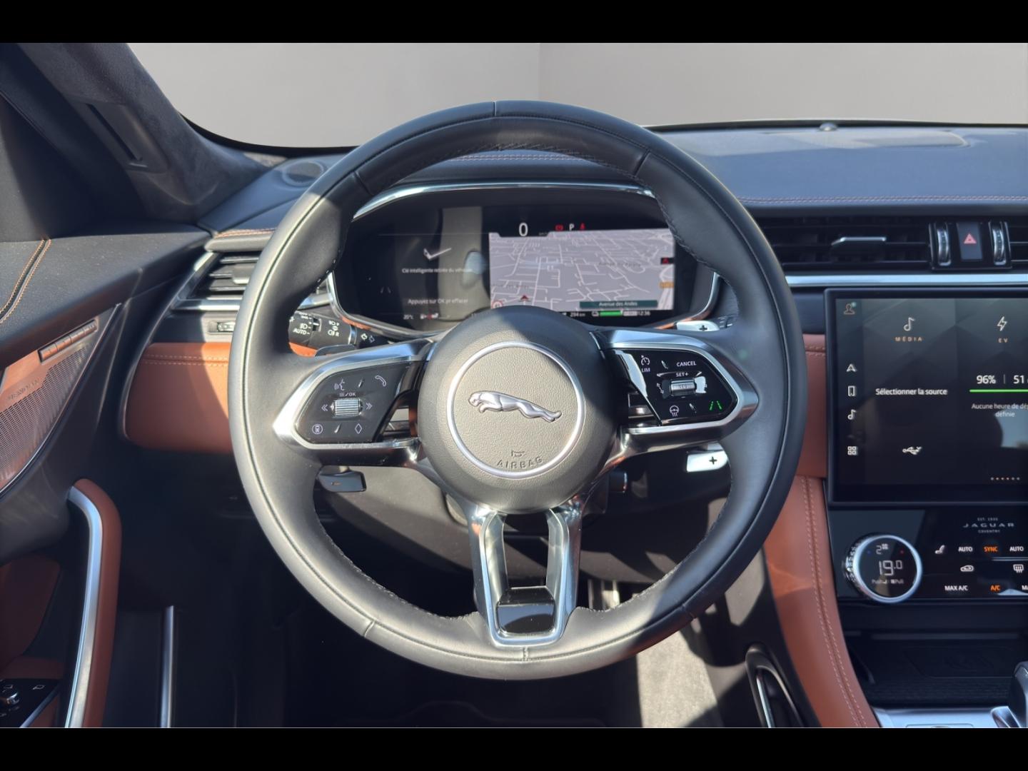 Image JAGUAR F-Pace P400e Plug-in-Hybrid R-Dynamic HSE BVA8 AWD