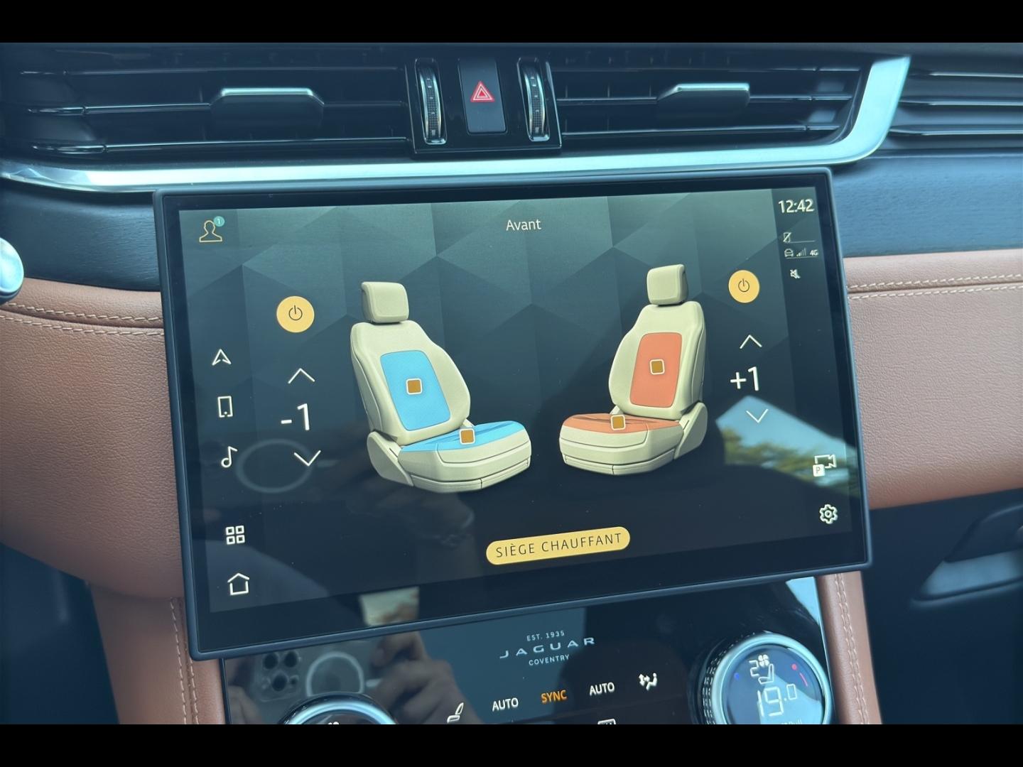 Image JAGUAR F-Pace P400e Plug-in-Hybrid R-Dynamic HSE BVA8 AWD