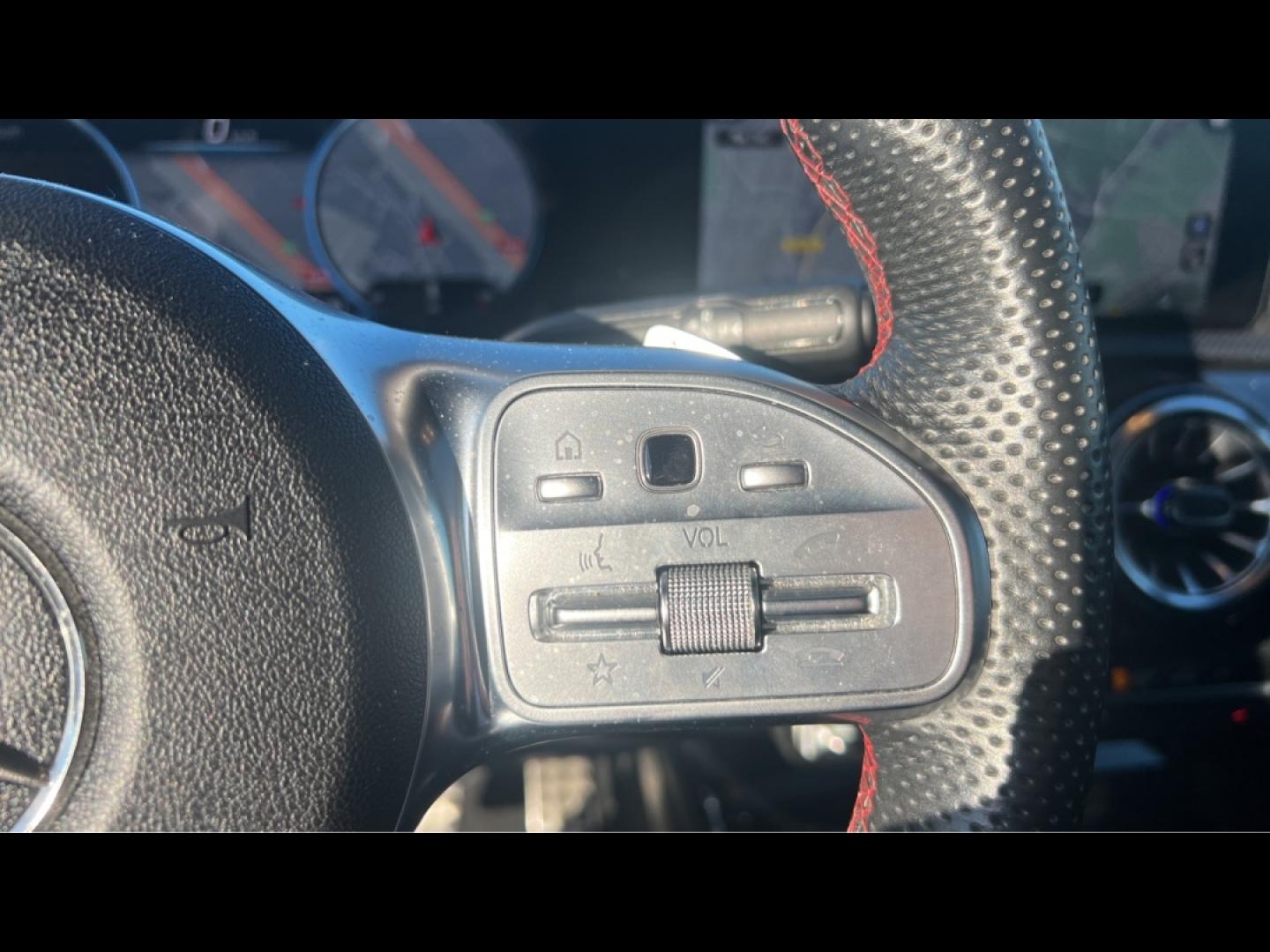 Image MERCEDES-BENZ Classe A 180 d 116ch AMG Line 8G-DCT