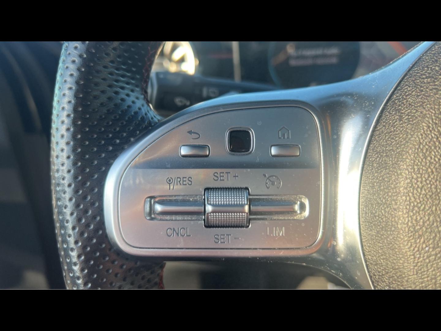 Image MERCEDES-BENZ Classe A 180 d 116ch AMG Line 8G-DCT