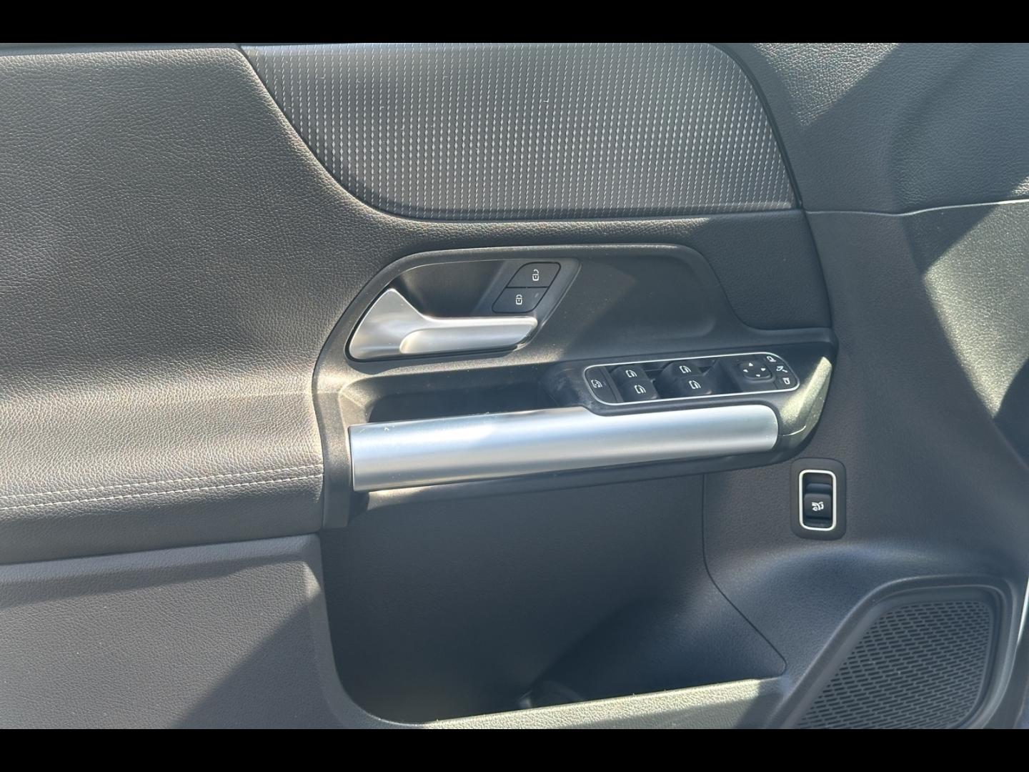 Image MERCEDES-BENZ Classe B 180d 116ch Progressive Line