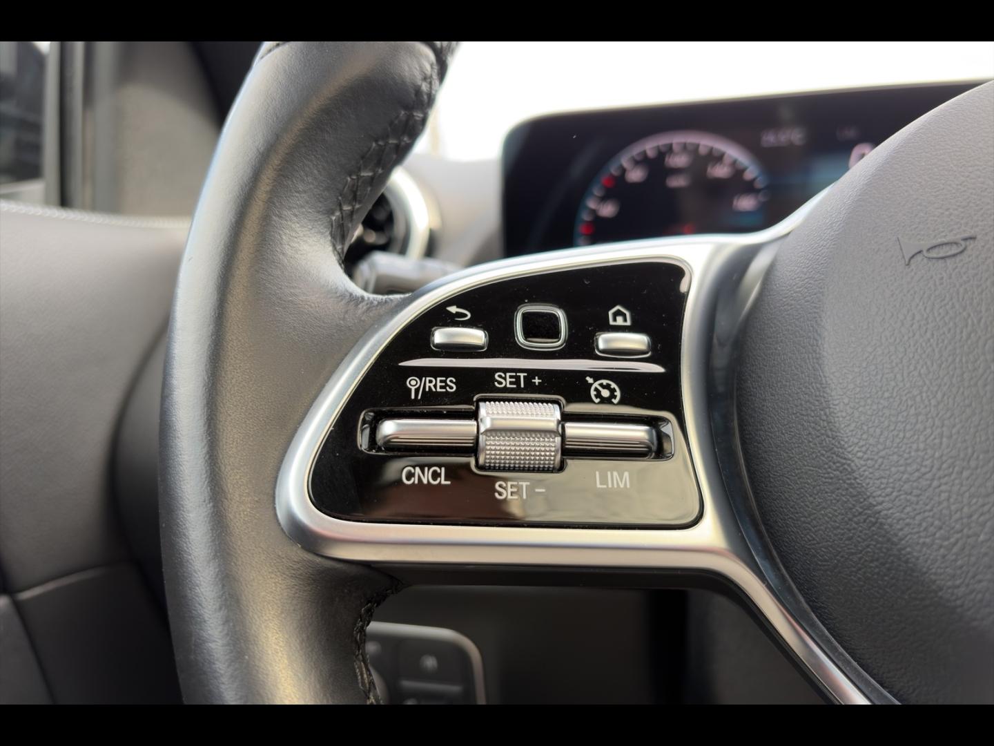Image MERCEDES-BENZ GLA 250 e 160+102ch Progressive Line 8G-DCT
