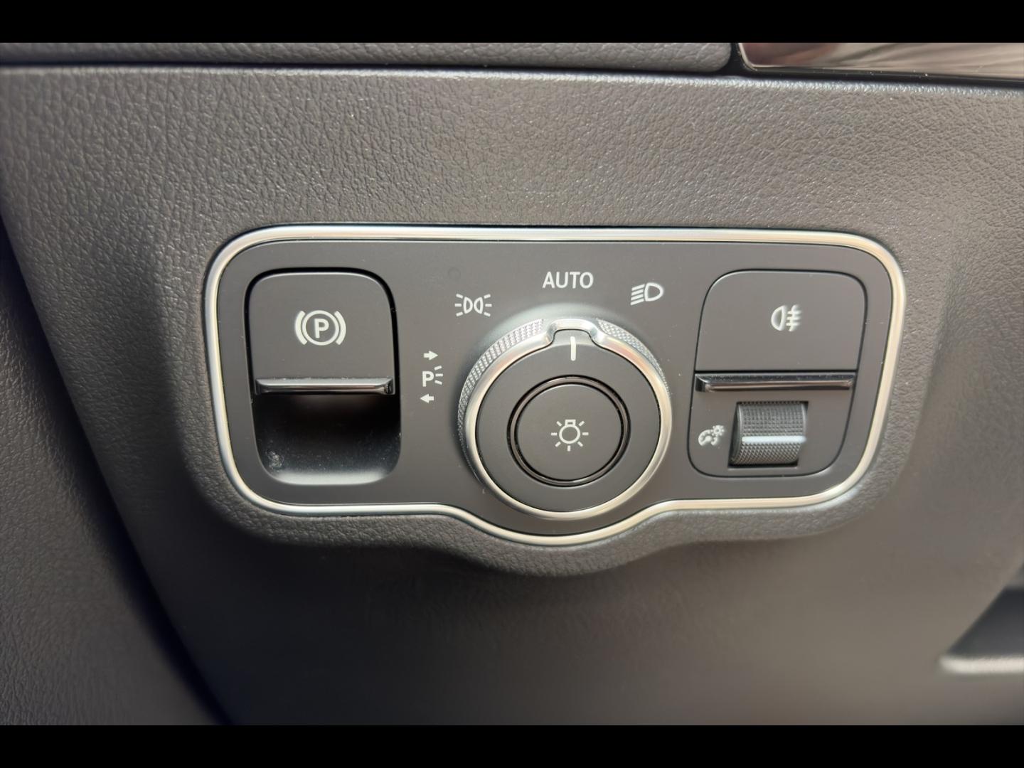 Image MERCEDES-BENZ GLA 250 e 160+102ch Progressive Line 8G-DCT