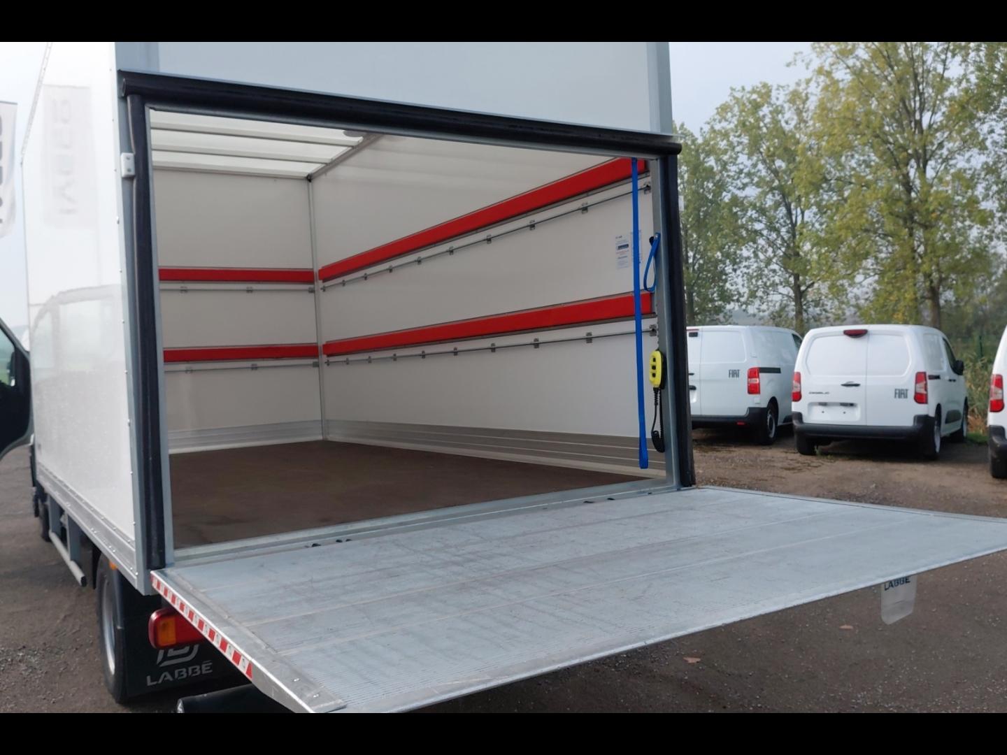 Image IVECO Daily CCb 35C16H empattement 4100 3.0 Tor CAISSE HAYON