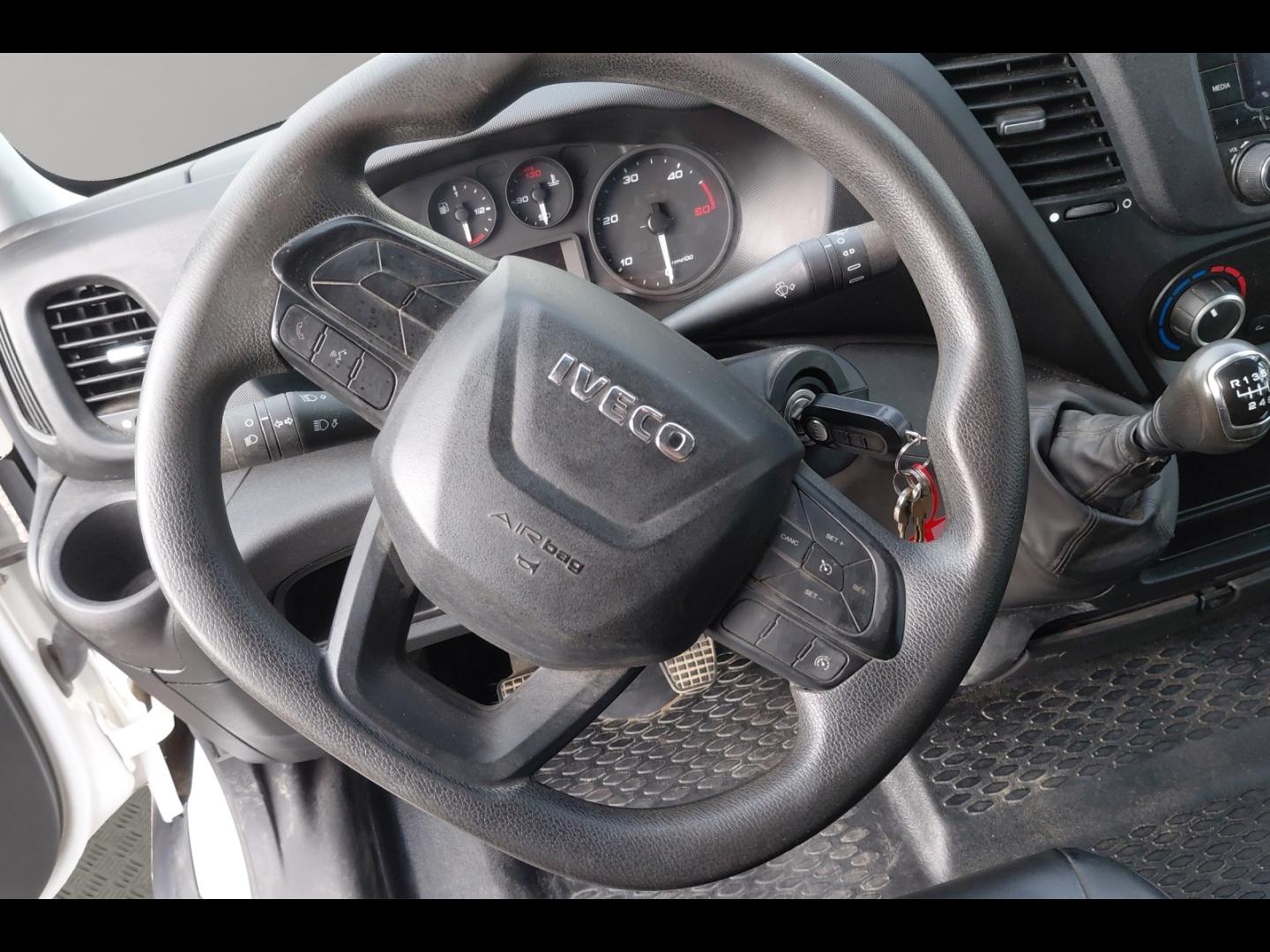 Image IVECO Daily CCb 35C16H3.0 empt 4100 DOUBLE CABINE BENNE COFFRE