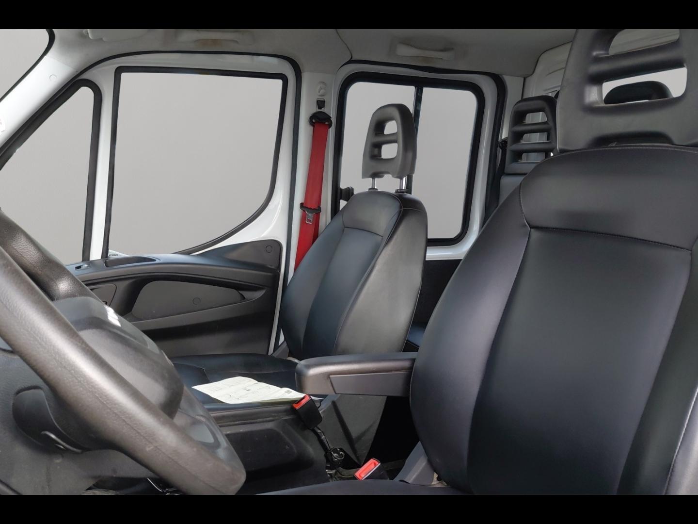 Image IVECO Daily CCb 35C16H3.0 empt 4100 DOUBLE CABINE BENNE COFFRE