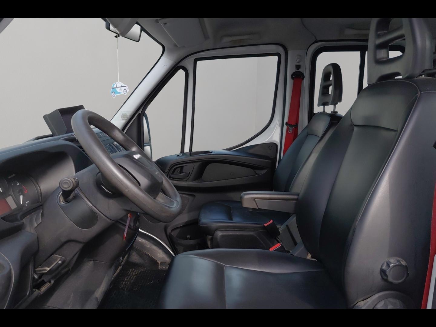 Image IVECO Daily CCb 35C16H3.0 empt 4100 DOUBLE CABINE BENNE COFFRE