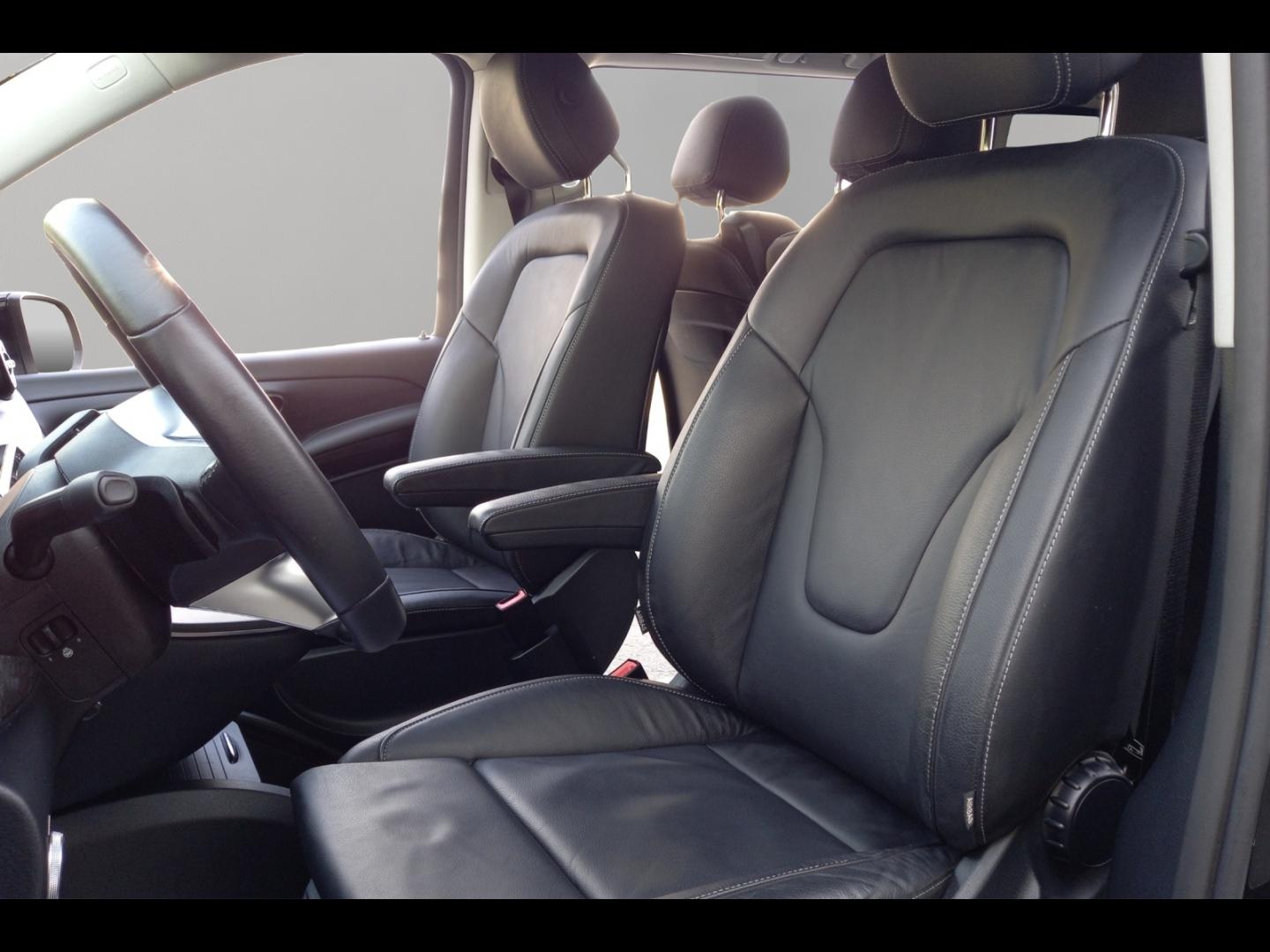 Image MERCEDES-BENZ Classe V 300 d Extra-Long Avantgarde 9G-Tronic