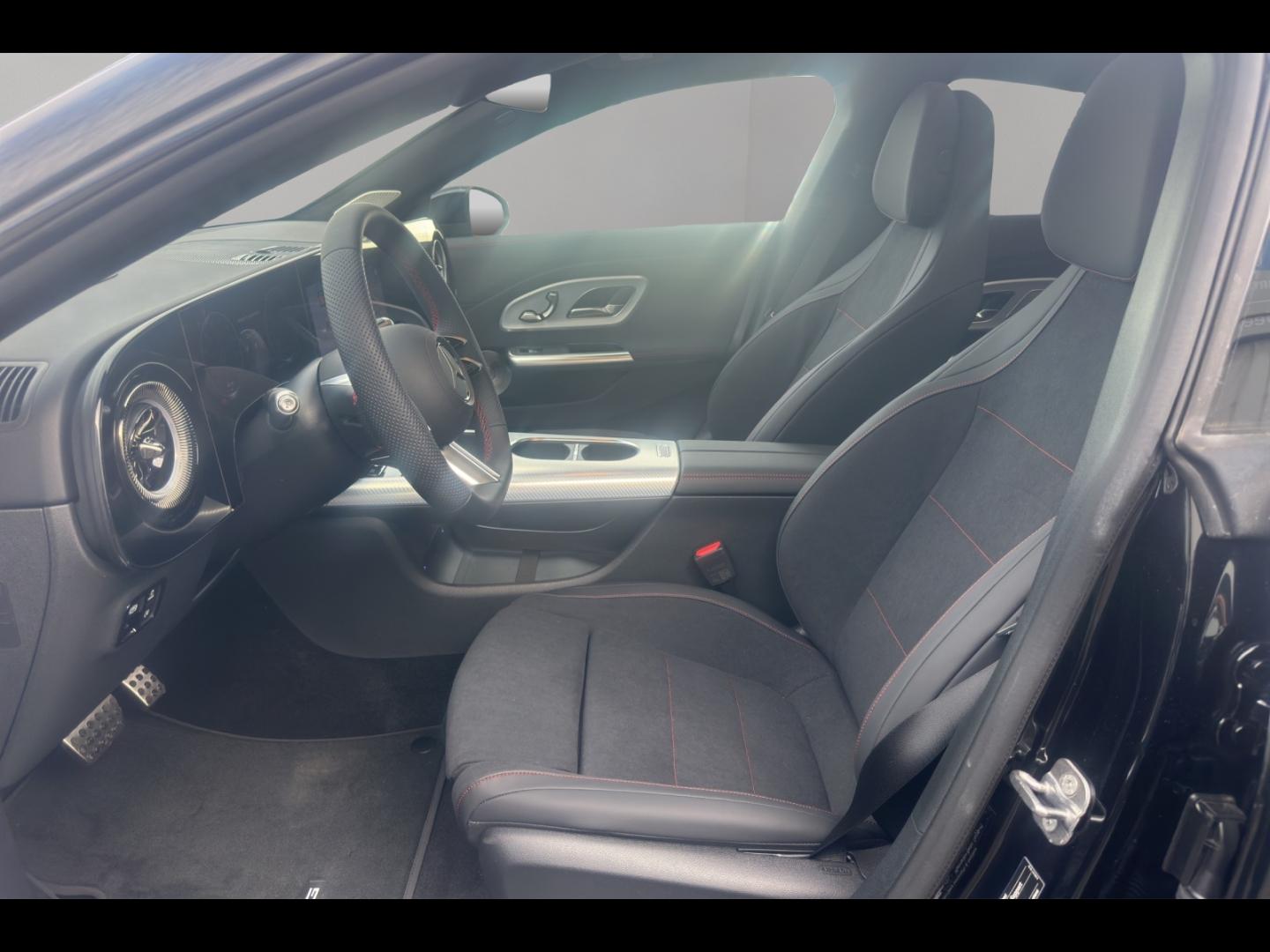 Image MERCEDES-BENZ CLA 180 136+30ch AMG Line 8G-eDCT