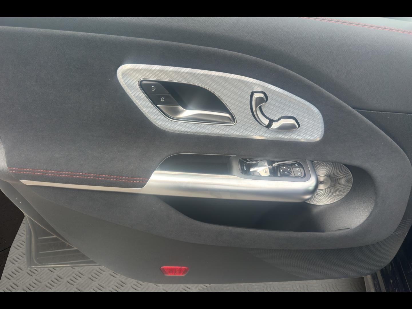 Image MERCEDES-BENZ CLA 180 136+30ch AMG Line 8G-eDCT