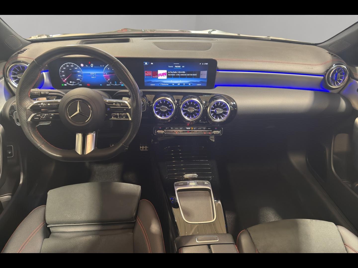 Image MERCEDES-BENZ CLA Shooting Brake 200 d 150ch AMG Line 8G-DCT