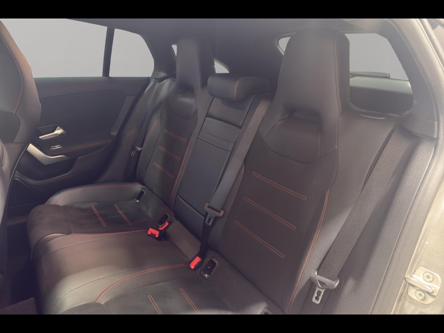 Image MERCEDES-BENZ CLA Shooting Brake 200 d 150ch AMG Line 8G-DCT