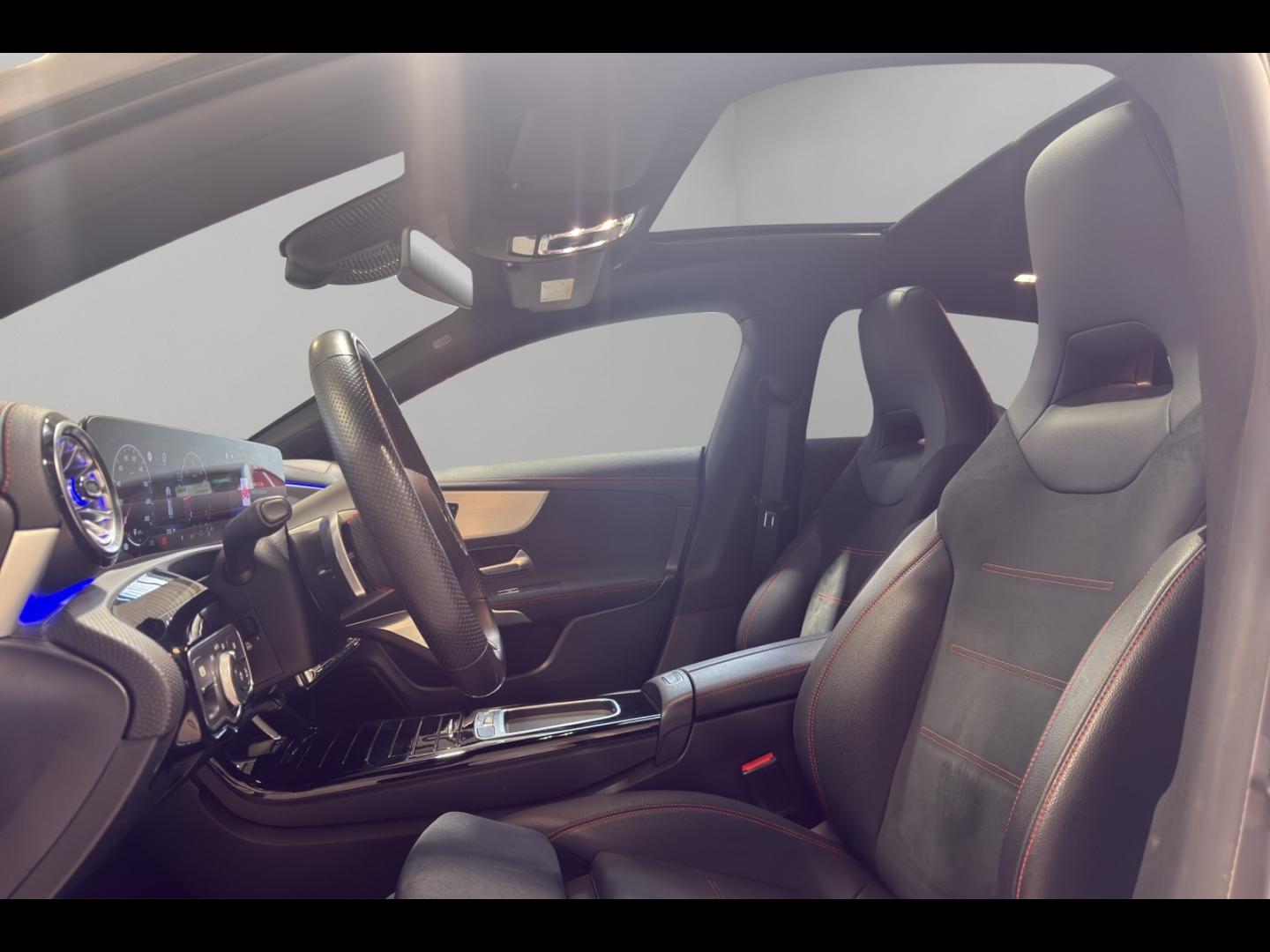 Image MERCEDES-BENZ CLA Shooting Brake 200 d 150ch AMG Line 8G-DCT