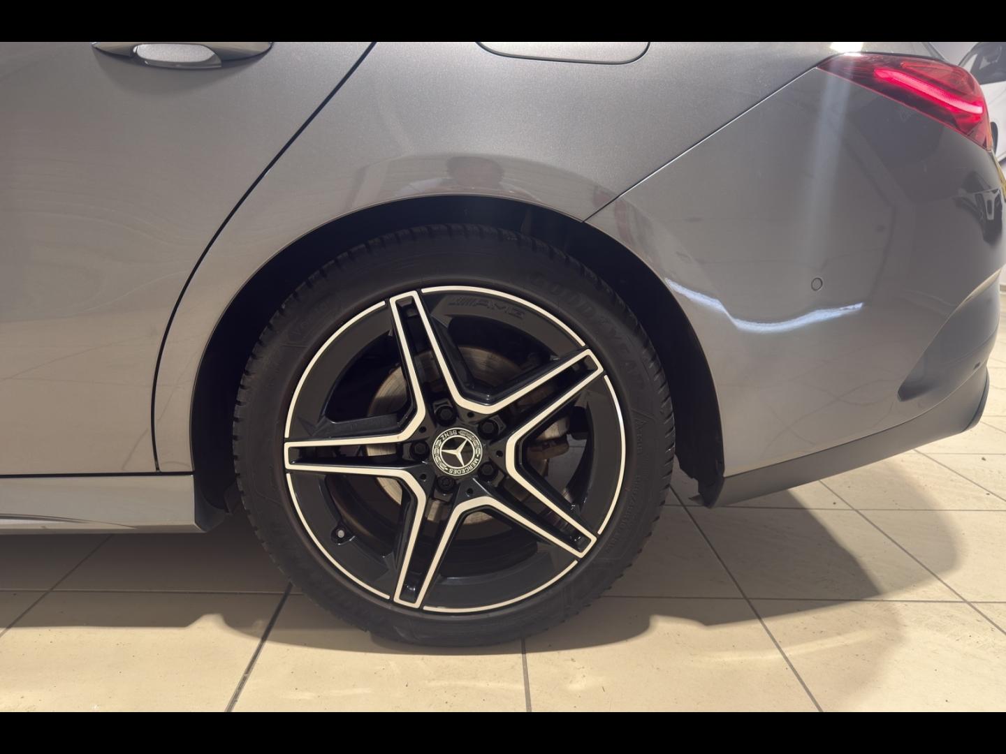 Image MERCEDES-BENZ CLA Shooting Brake 200 d 150ch AMG Line 8G-DCT