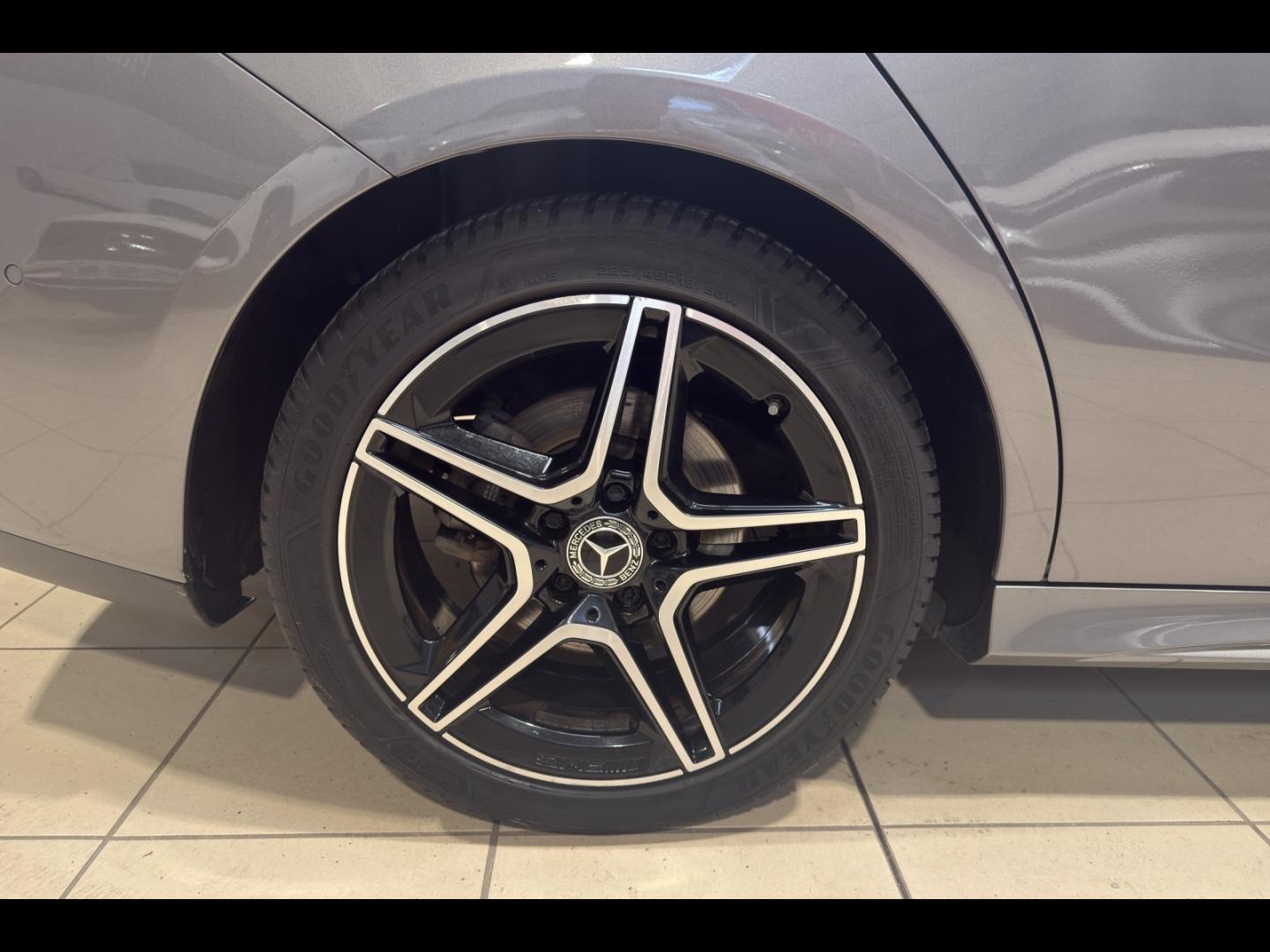 Image MERCEDES-BENZ CLA Shooting Brake 200 d 150ch AMG Line 8G-DCT