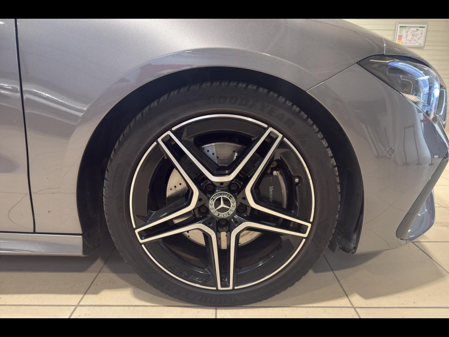 Image MERCEDES-BENZ CLA Shooting Brake 200 d 150ch AMG Line 8G-DCT