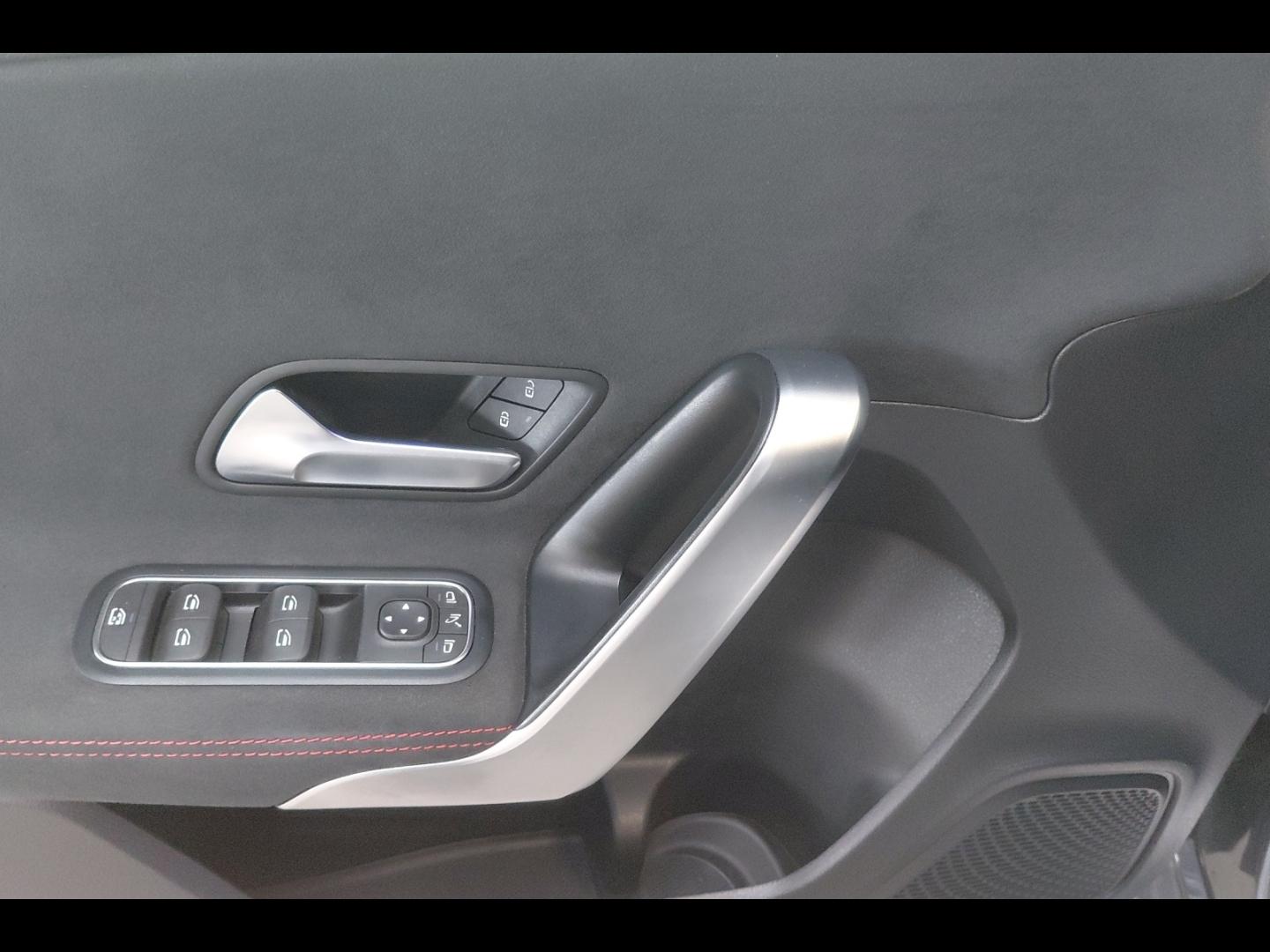 Image MERCEDES-BENZ Classe A 180 136ch AMG Line 7G-DCT
