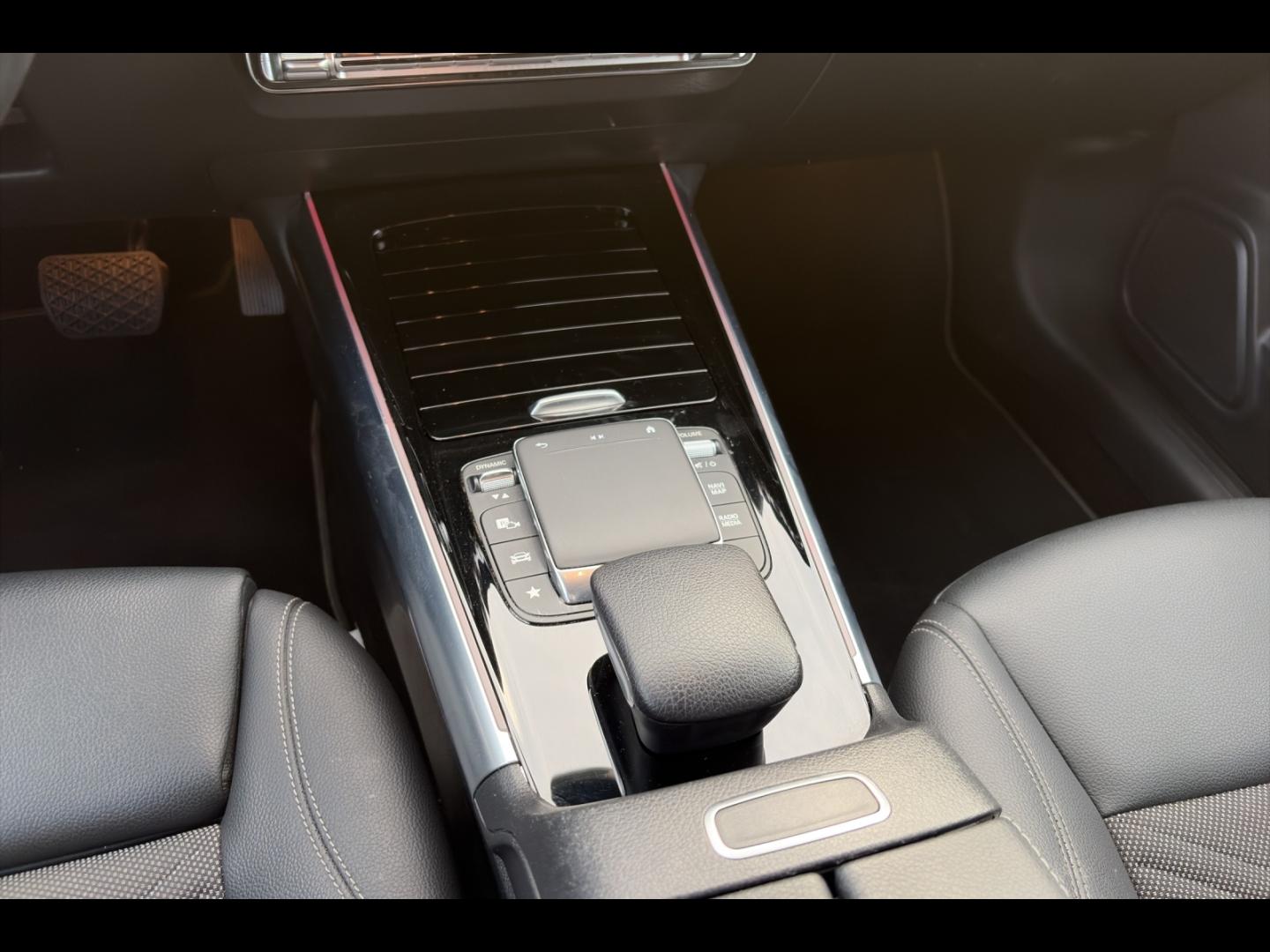 Image MERCEDES-BENZ GLA 200 d 150ch Business Line 8G-DCT