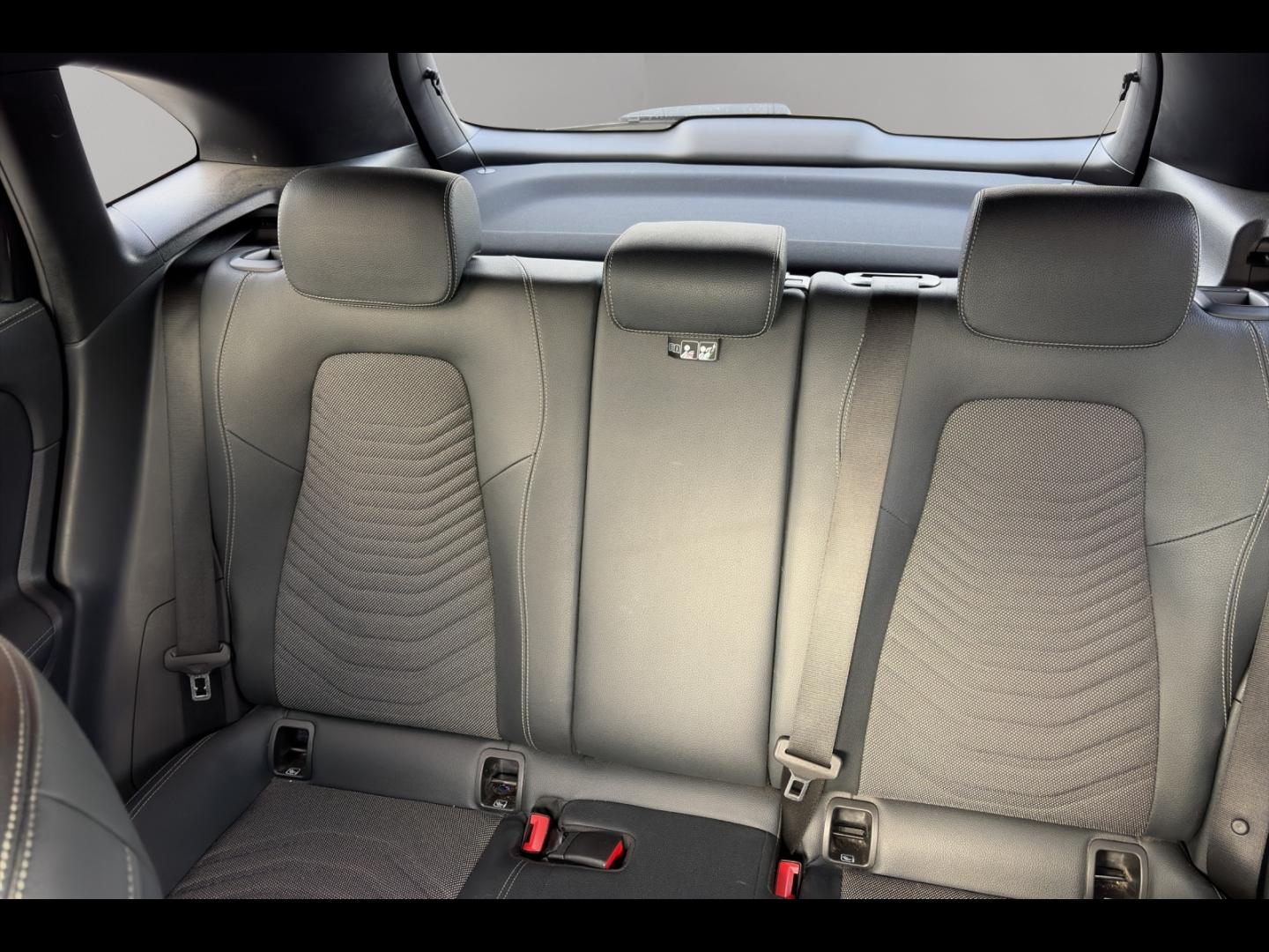 Image MERCEDES-BENZ GLA 200 d 150ch Business Line 8G-DCT