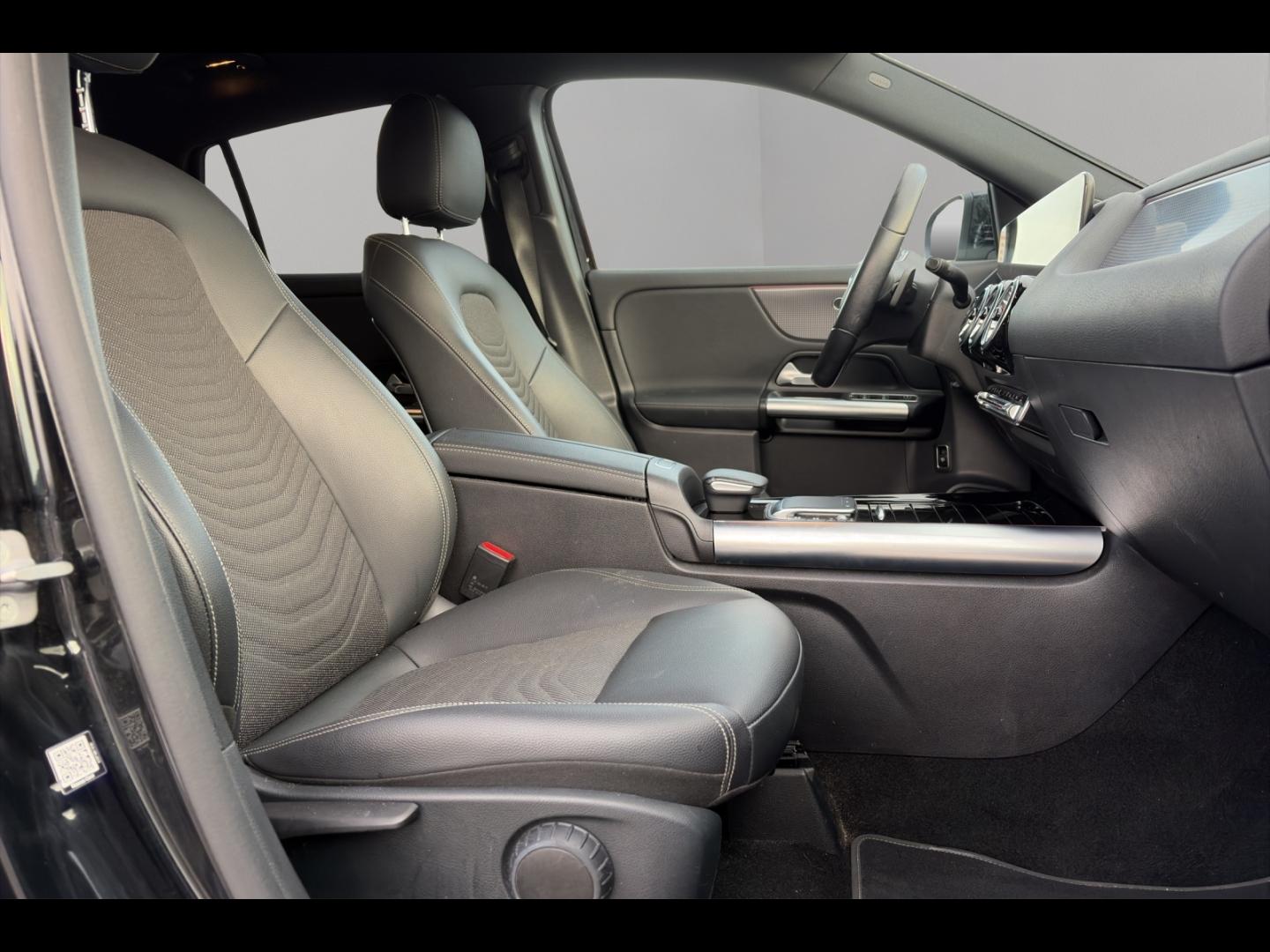 Image MERCEDES-BENZ GLA 200 d 150ch Business Line 8G-DCT