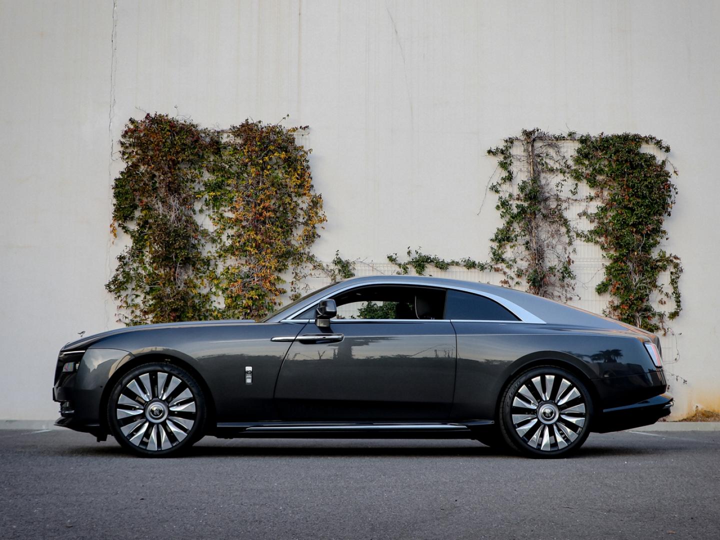 Image ROLLS ROYCE SPECTRE Silver Badge