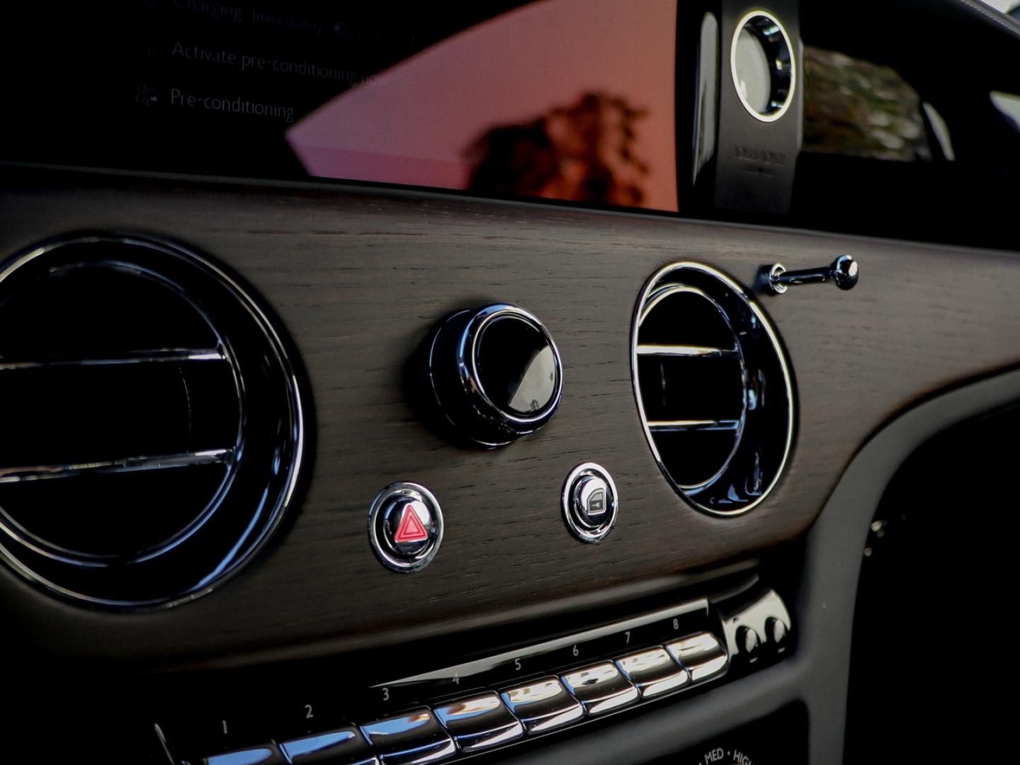 Image ROLLS ROYCE SPECTRE Silver Badge